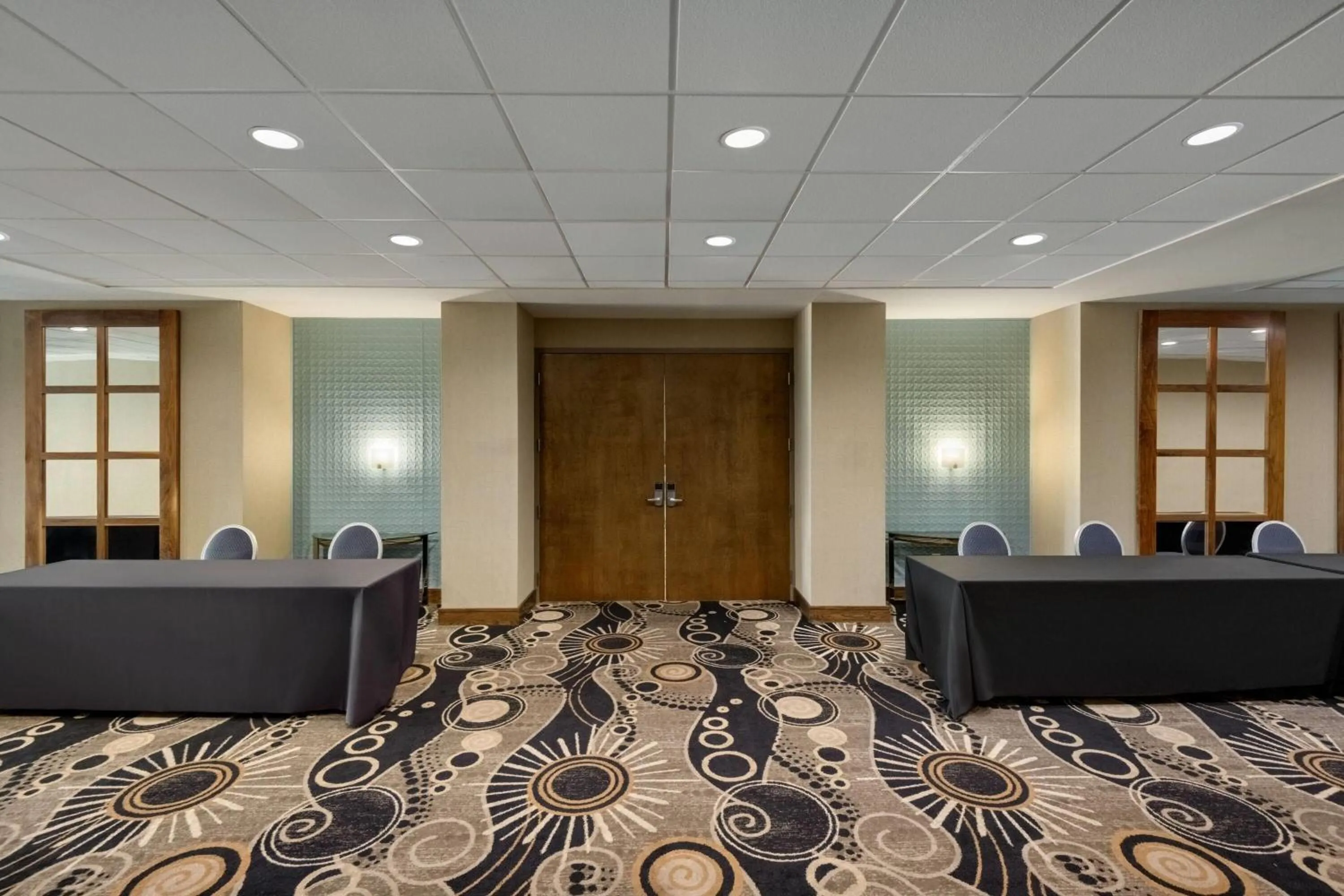 Patio in Fort Pontchartrain Detroit, a Wyndham Hotel