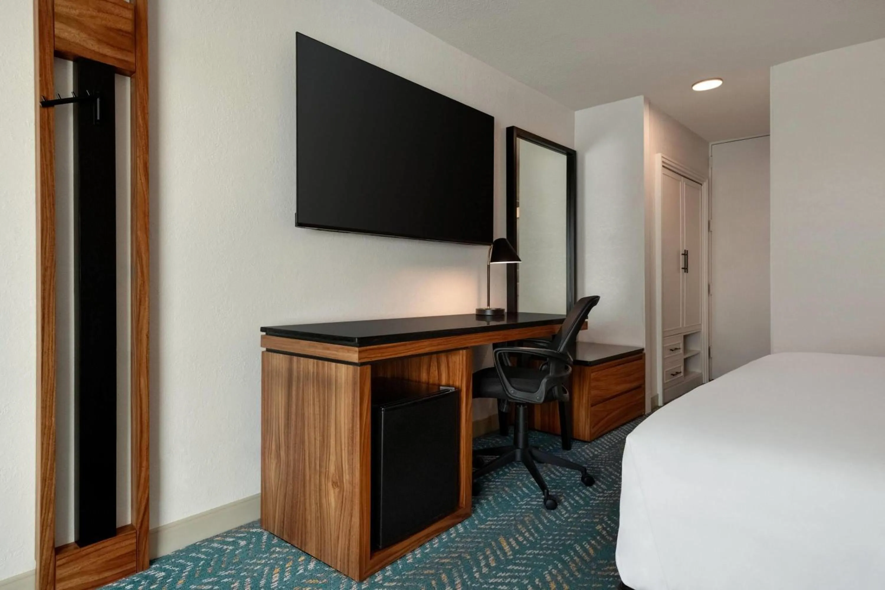 Photo of the whole room, Bed in Fort Pontchartrain Detroit, a Wyndham Hotel