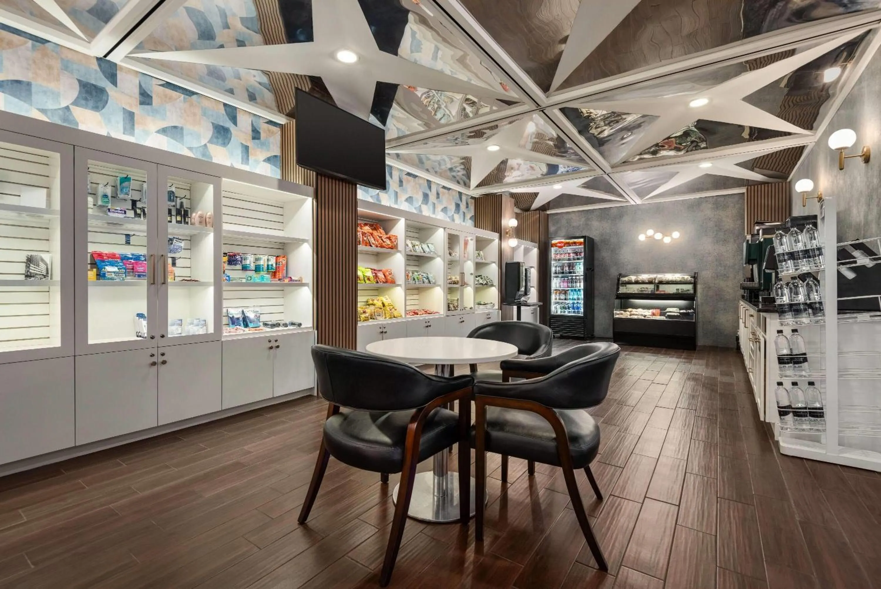 Food and drinks in Fort Pontchartrain Detroit, a Wyndham Hotel