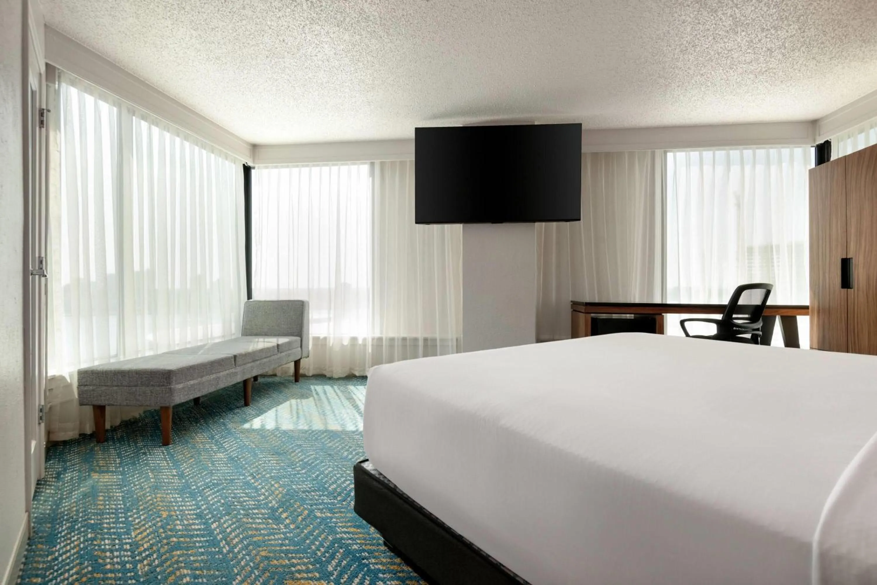 Photo of the whole room, Bed in Fort Pontchartrain Detroit, a Wyndham Hotel