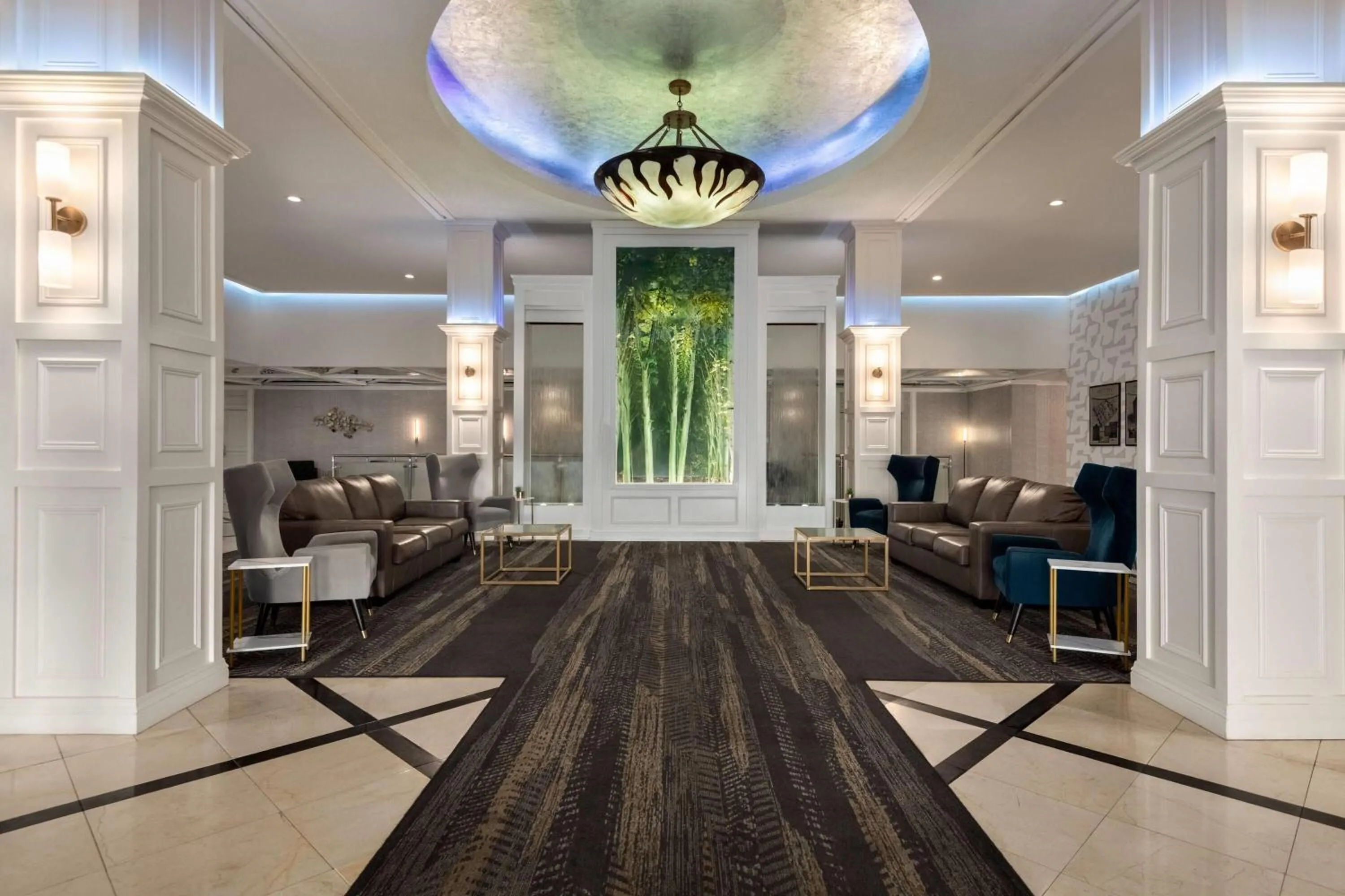 Lobby or reception in Fort Pontchartrain Detroit, a Wyndham Hotel