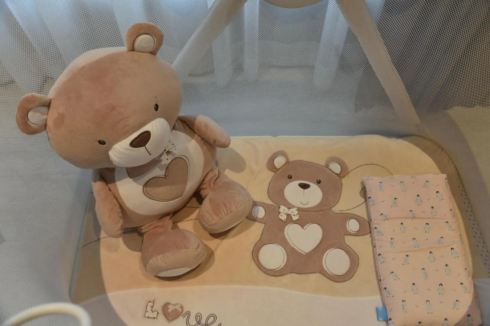 cot in Veranda residence pattaya By Kzy