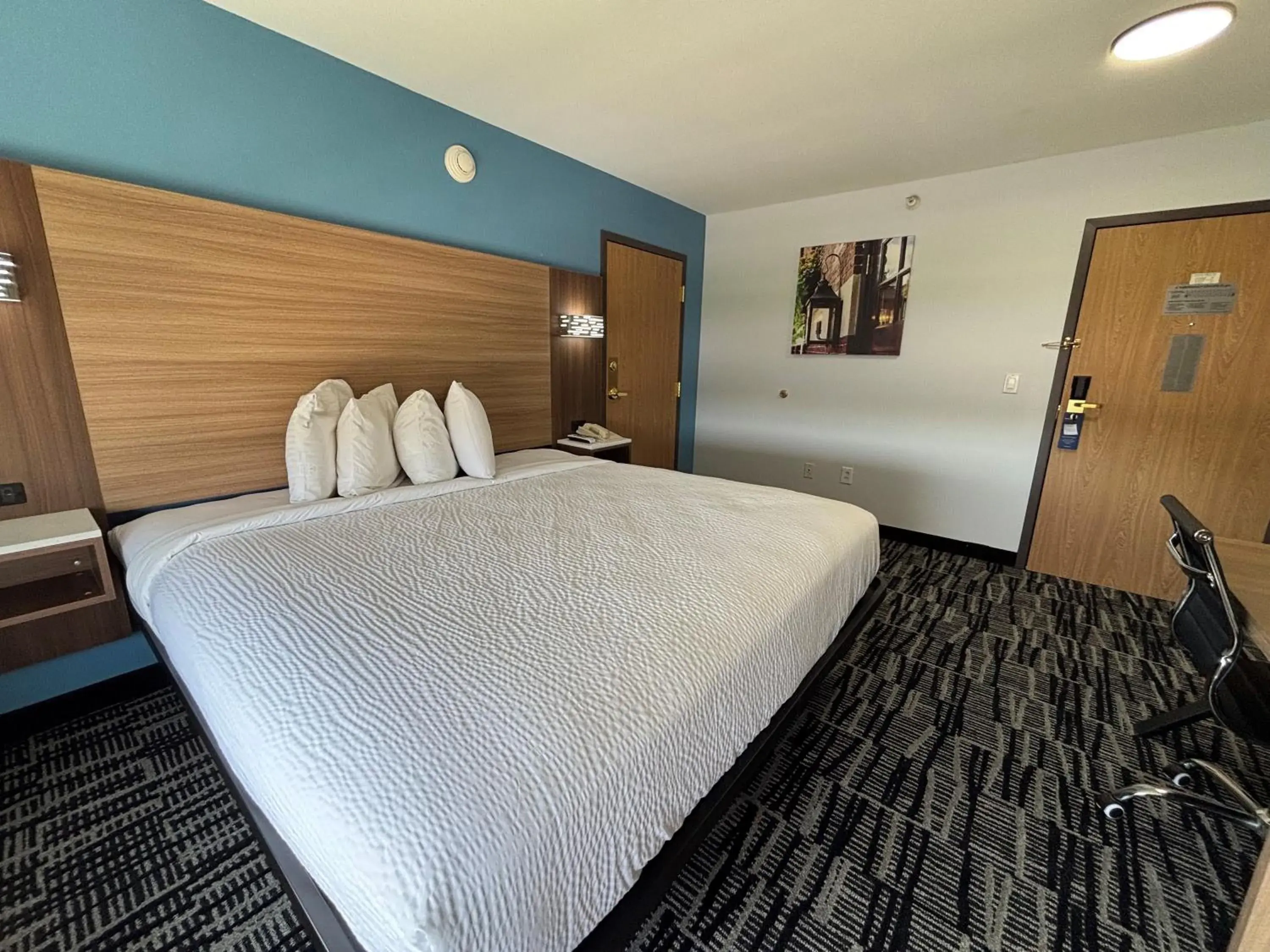 King Room - Mobility Access/Non-Smoking in Baymont by Wyndham Jacksonville King Room - Mobility Access/Non-Smoking in Baymont by Wyndham Jacksonville