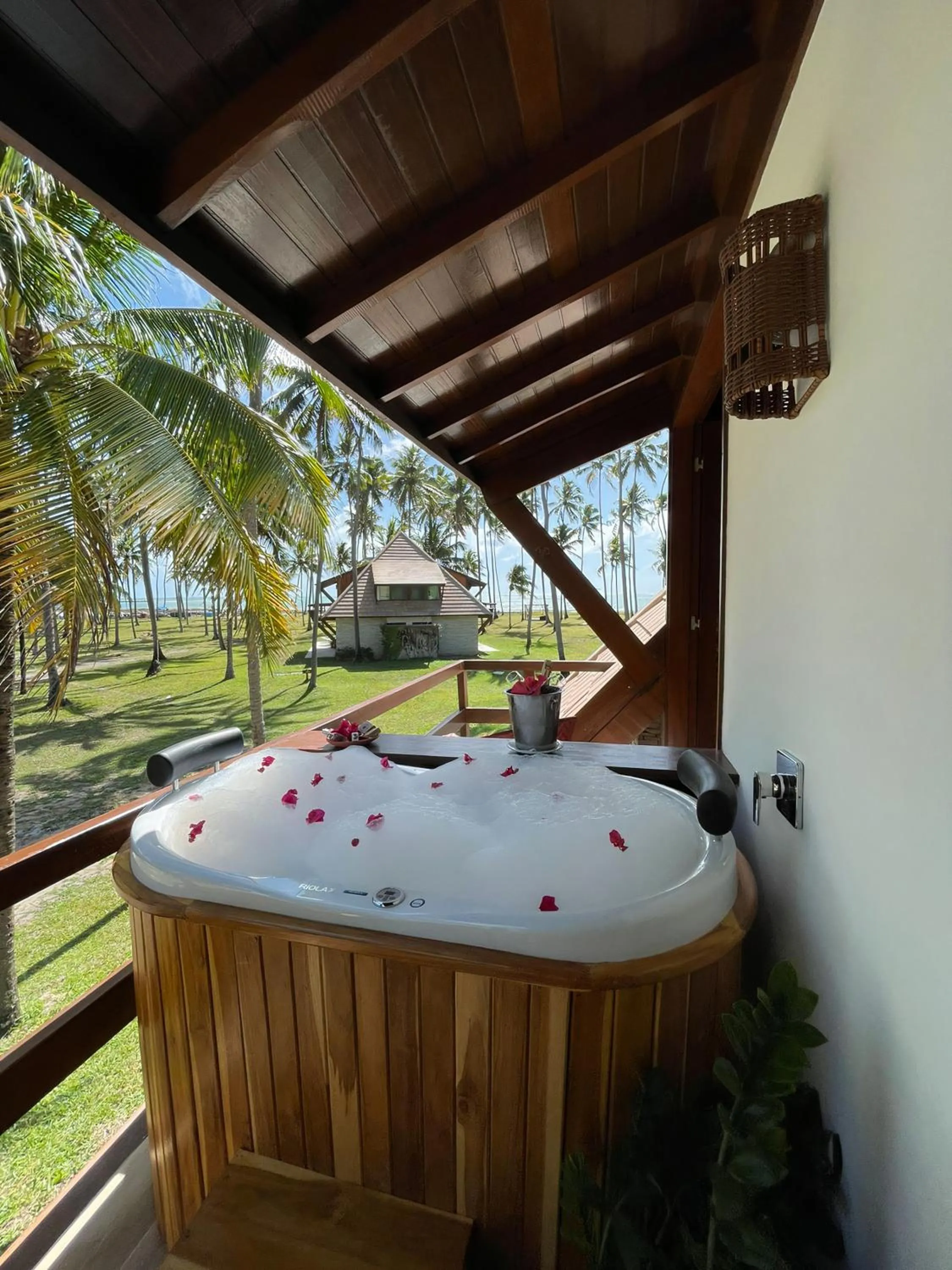 Hot Spring Bath in Pontal dos Carneiros Beach Bungalows