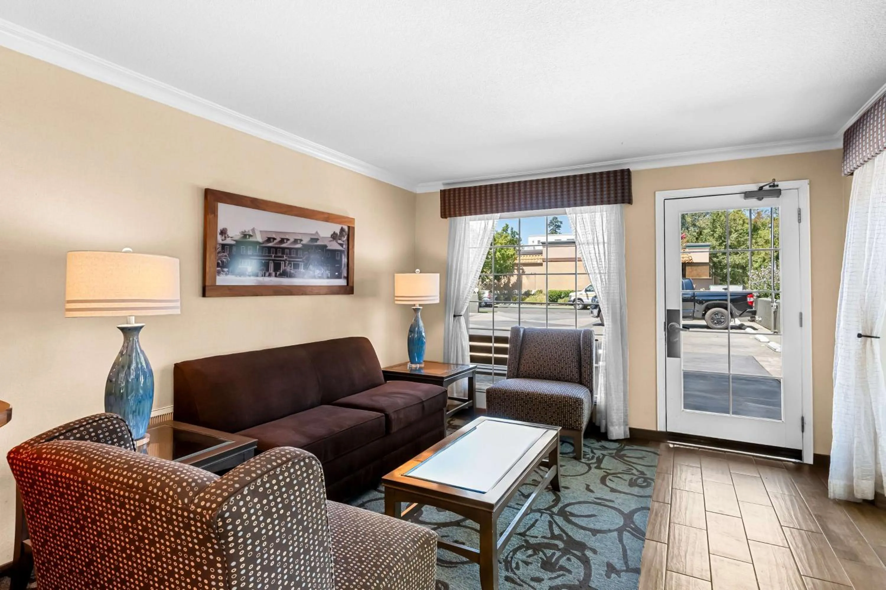 Lobby or reception in Best Western University Lodge