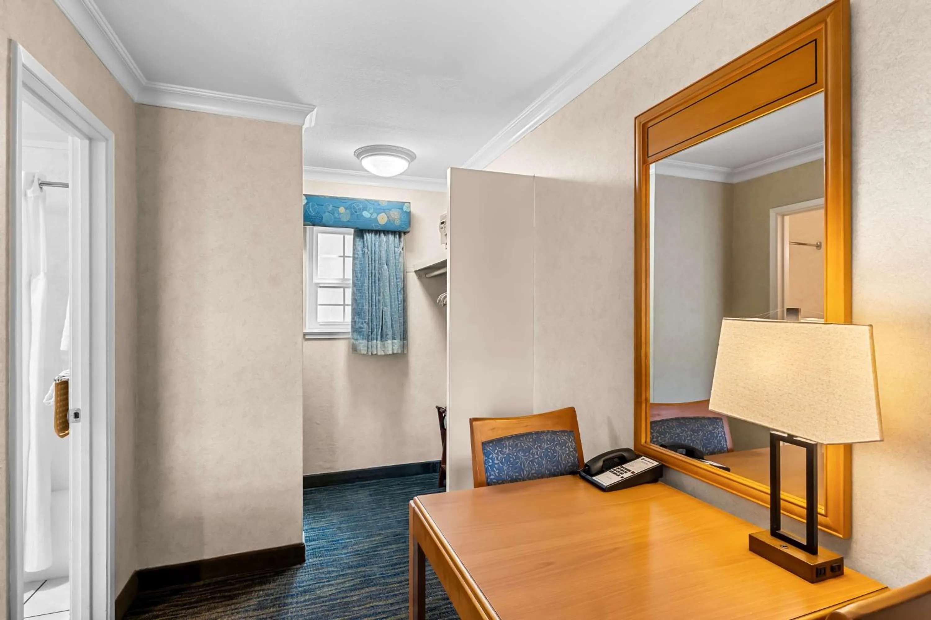 Bedroom in Best Western University Lodge