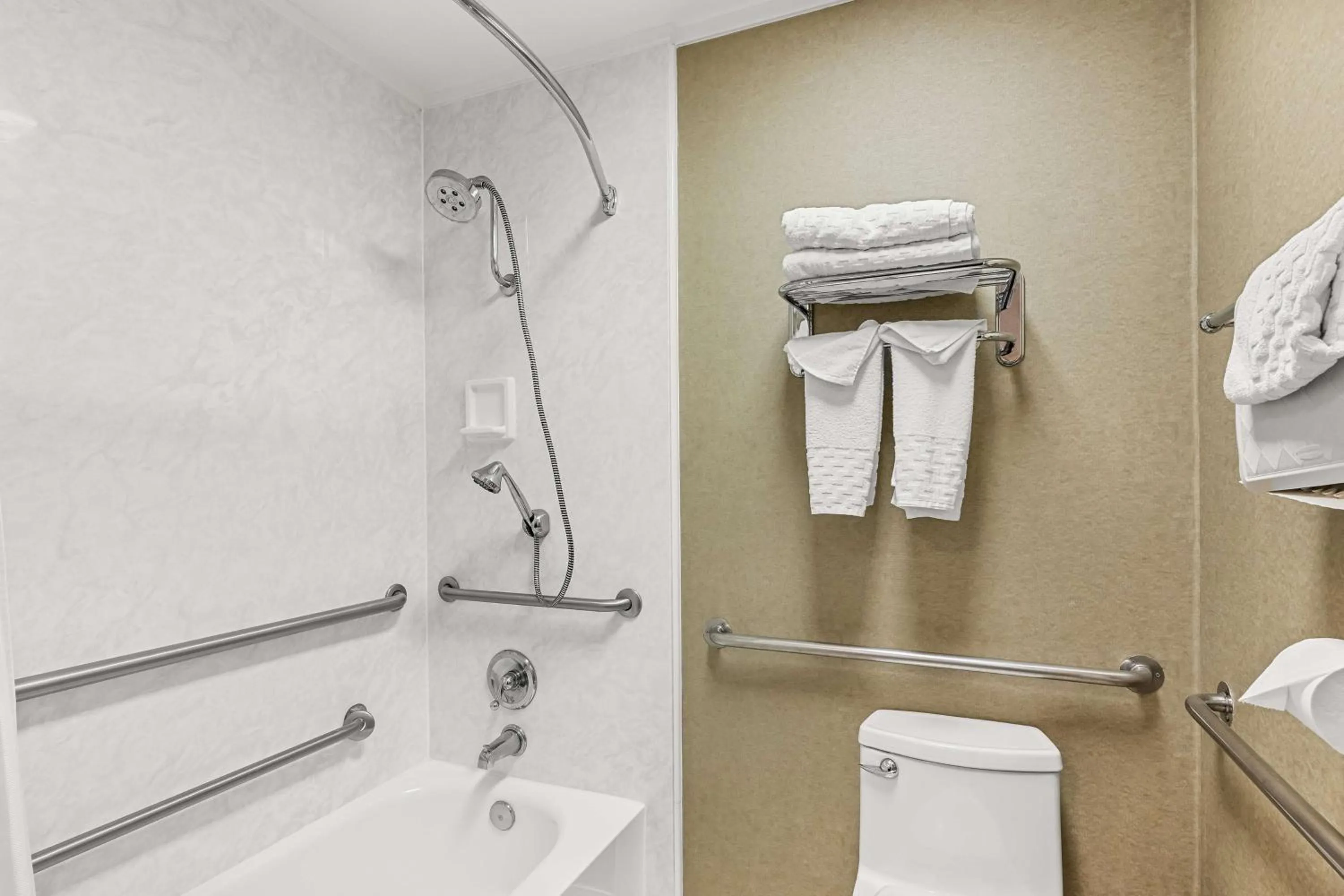 Bathroom in Best Western University Lodge