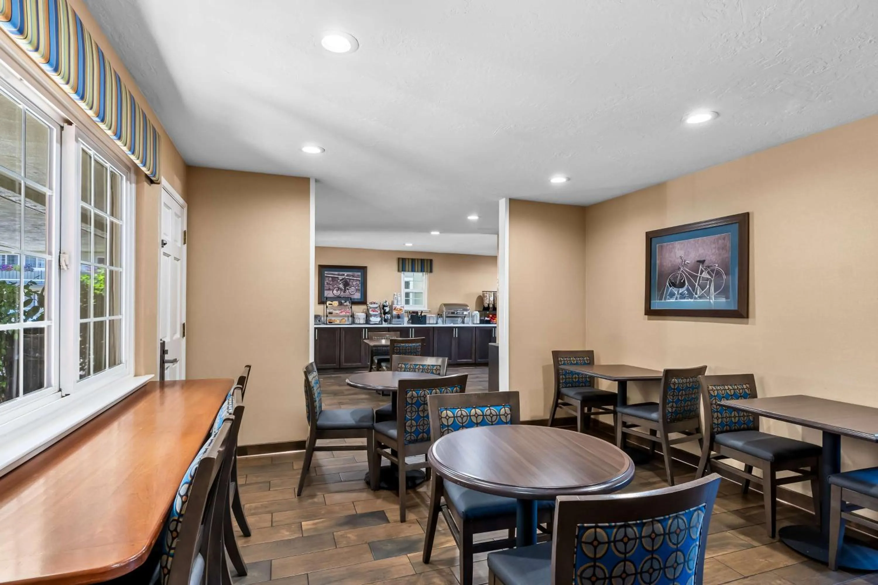 Breakfast in Best Western University Lodge