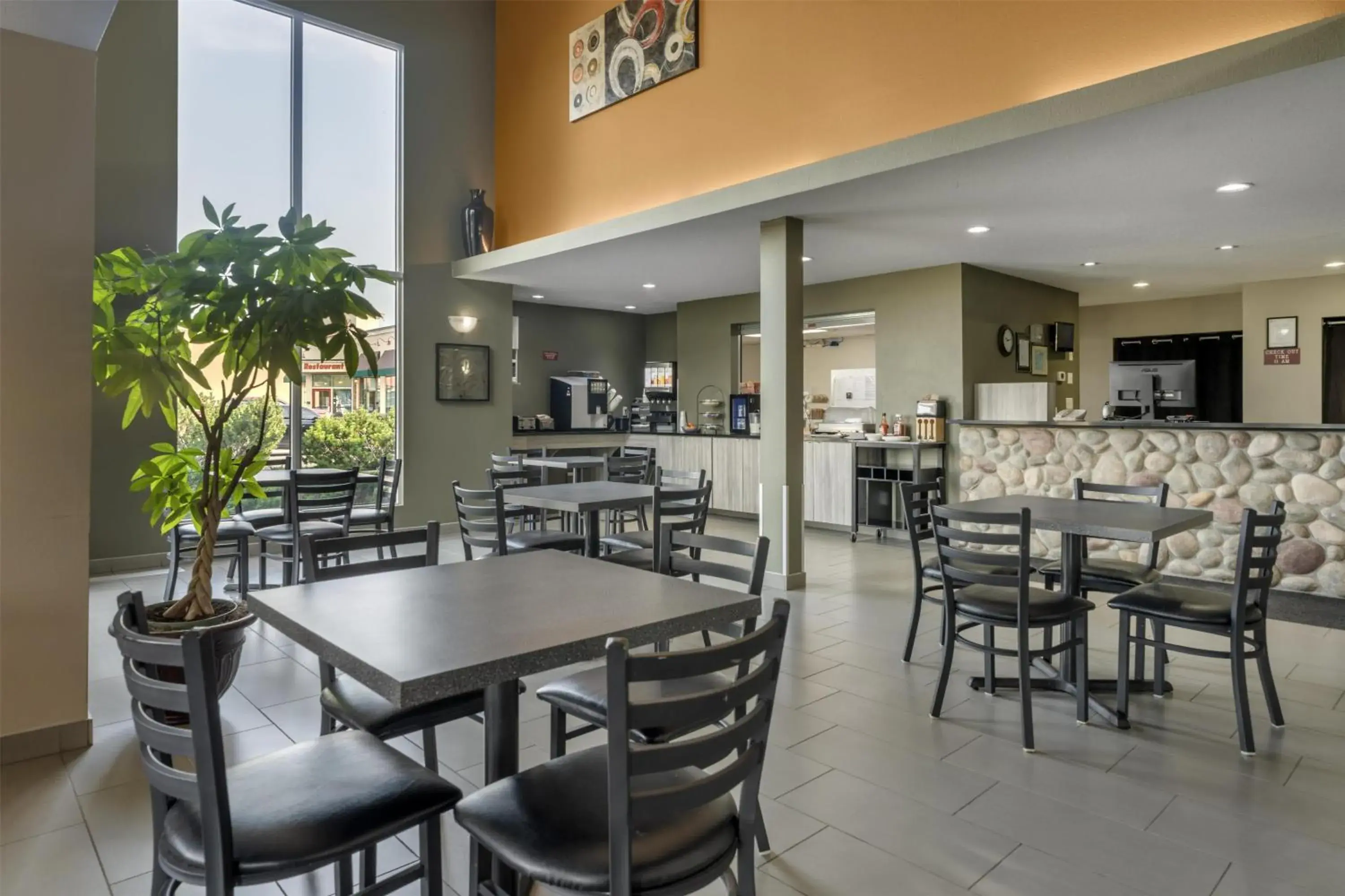 Restaurant/places to eat in SureStay Plus Hotel by Best Western Lethbridge Restaurant/places to eat in SureStay Plus Hotel by Best Western Lethbridge