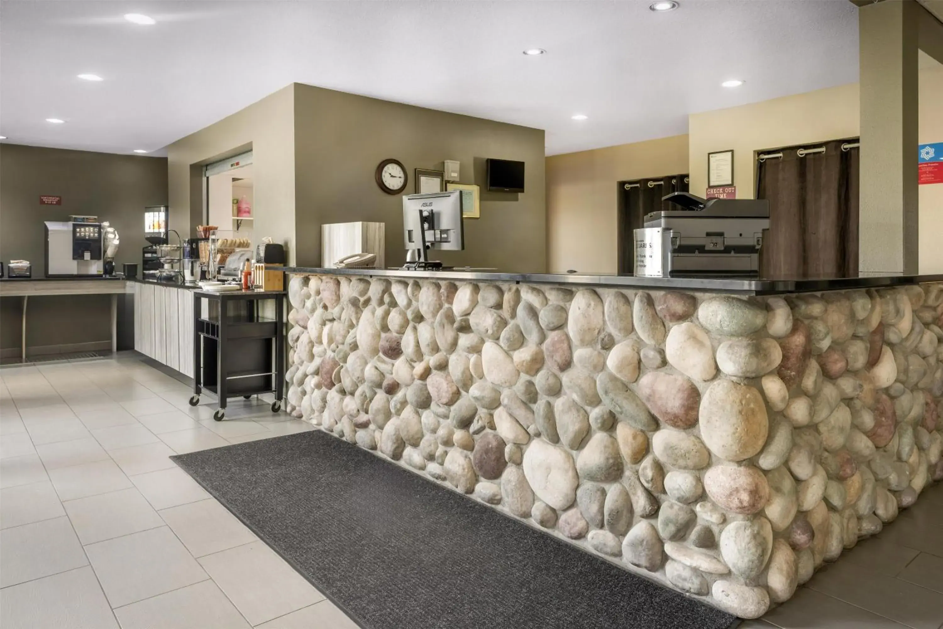 Lobby or reception in SureStay Plus Hotel by Best Western Lethbridge Lobby or reception in SureStay Plus Hotel by Best Western Lethbridge