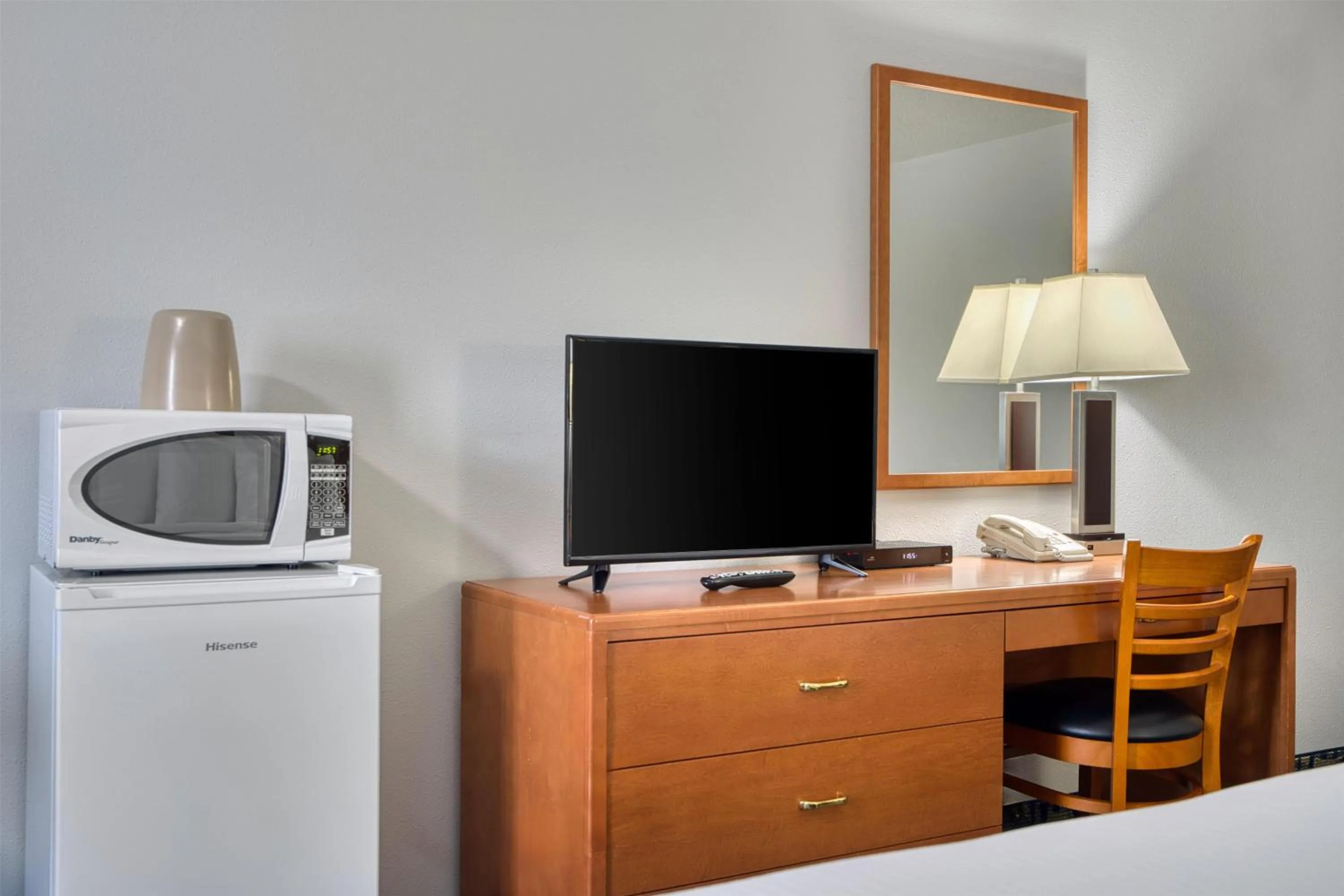 Bedroom in SureStay Plus Hotel by Best Western Lethbridge