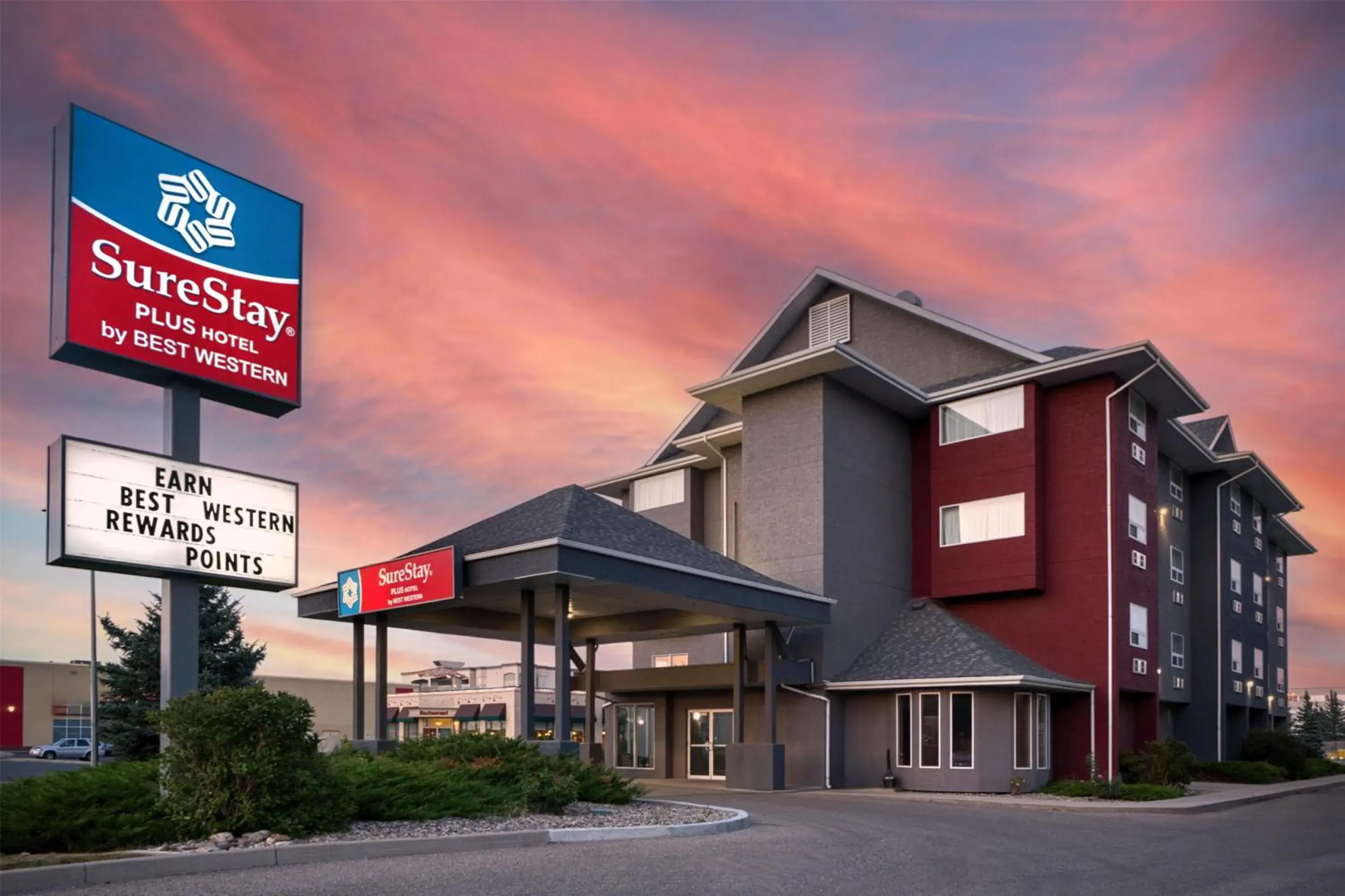 Property building in SureStay Plus Hotel by Best Western Lethbridge Property building in SureStay Plus Hotel by Best Western Lethbridge
