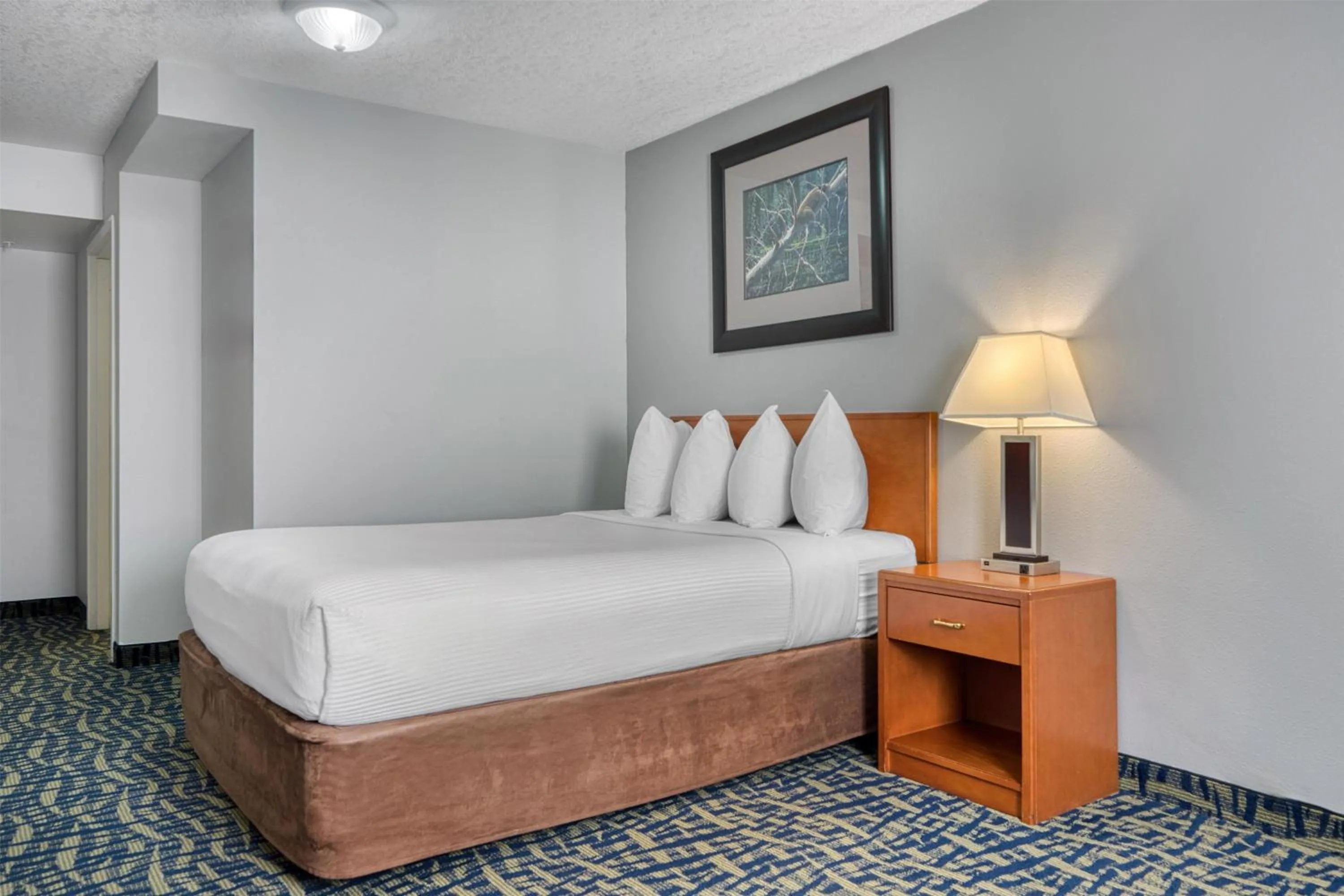 Bedroom, Bed in SureStay Plus Hotel by Best Western Lethbridge