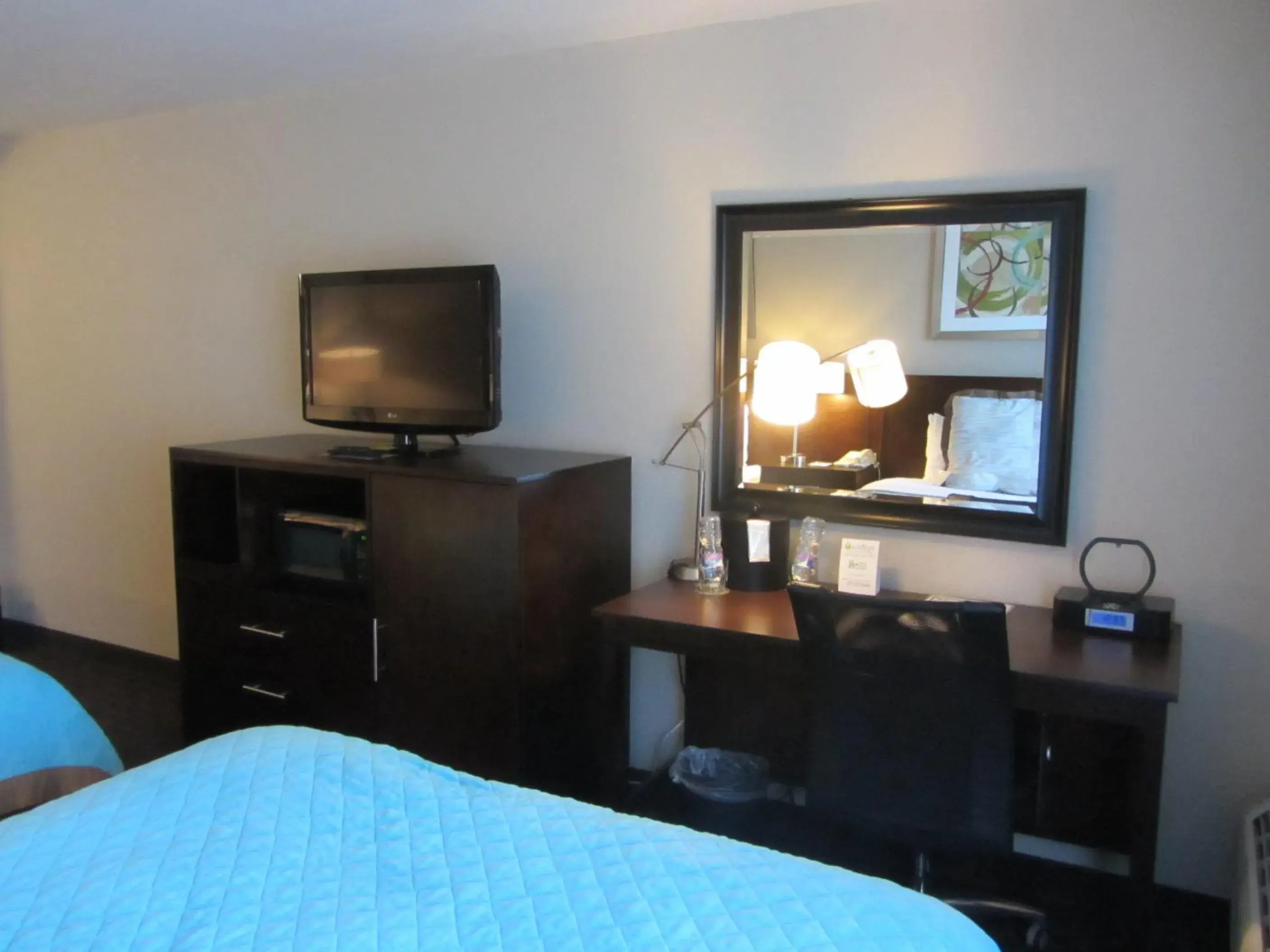 Bedroom, Bed in Wyndham Garden Midland Bedroom, Bed in Wyndham Garden Midland