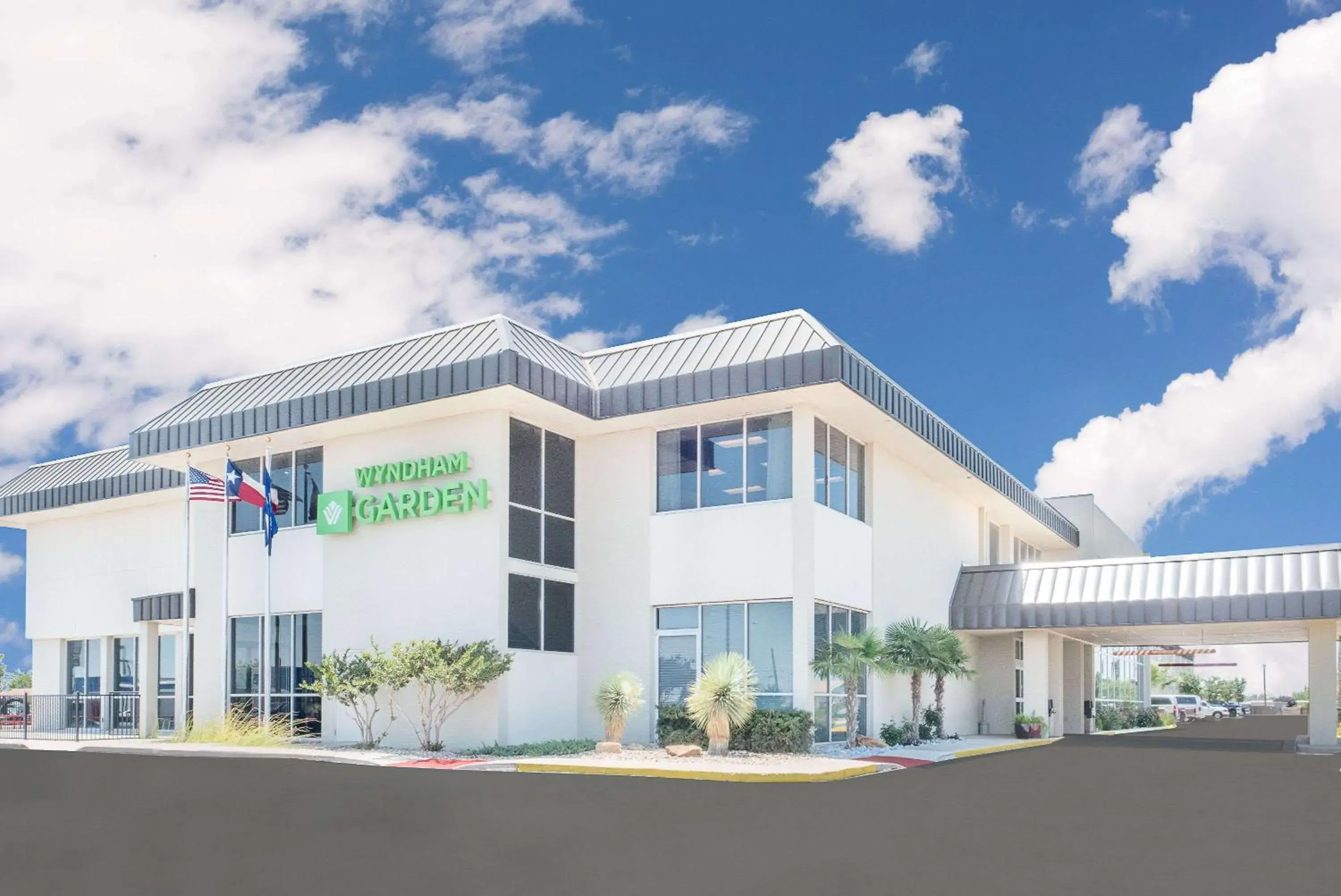 Property building in Wyndham Garden Midland Property building in Wyndham Garden Midland