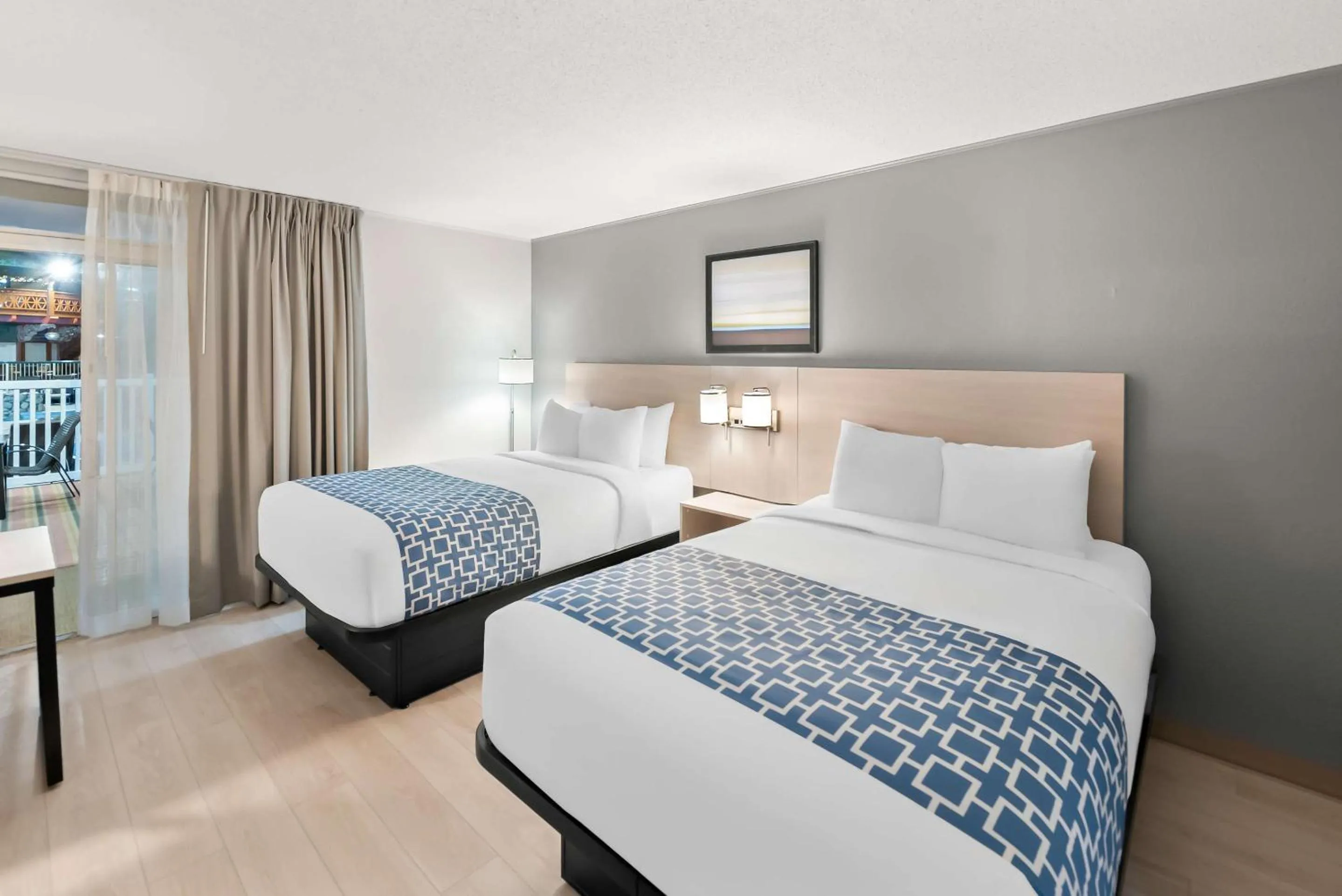 Bedroom, Bed in Suburban Studios, Kearney