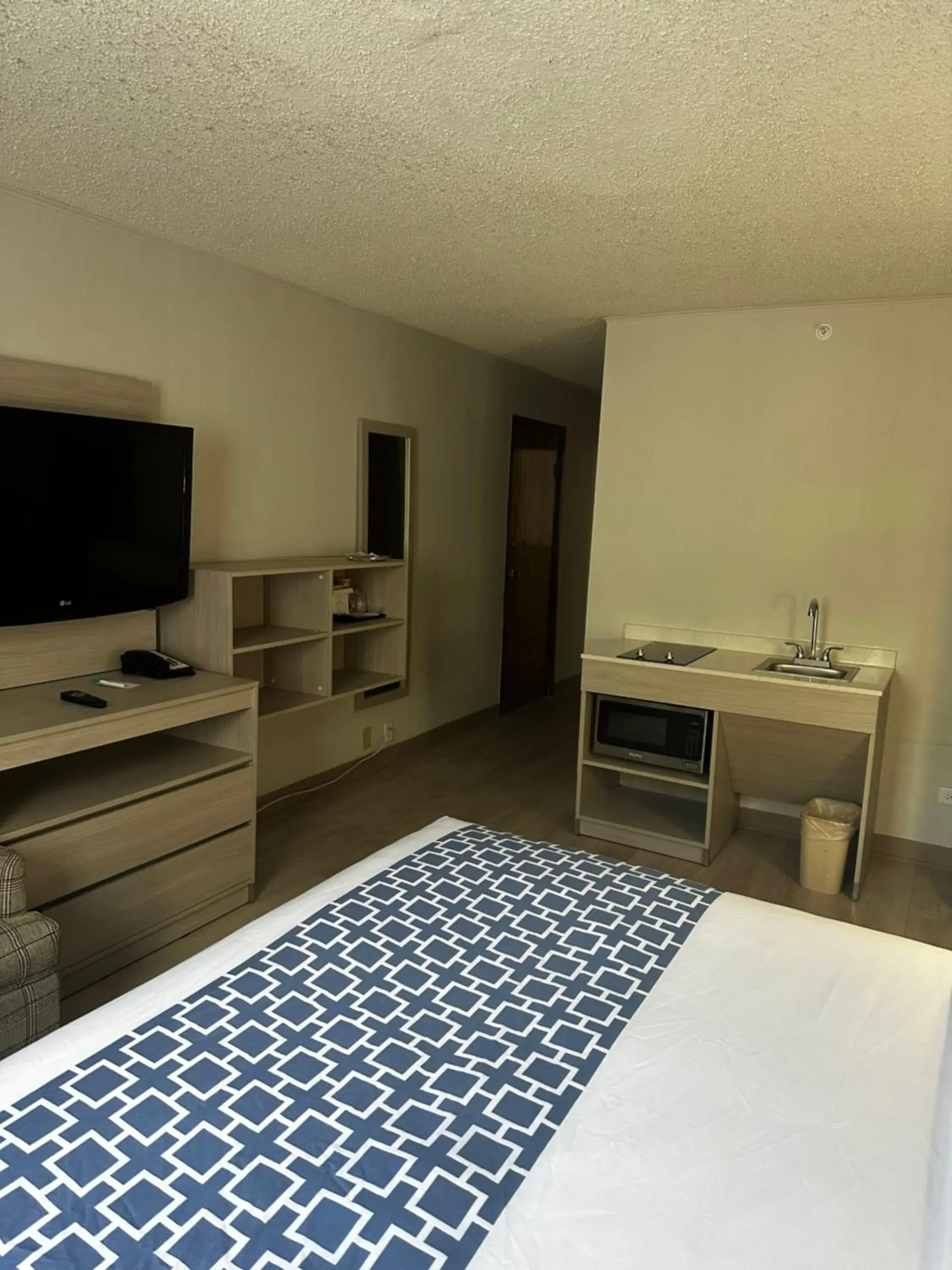 One Room Suite - Non Smoking in Suburban Studios, Kearney One Room Suite - Non Smoking in Suburban Studios, Kearney