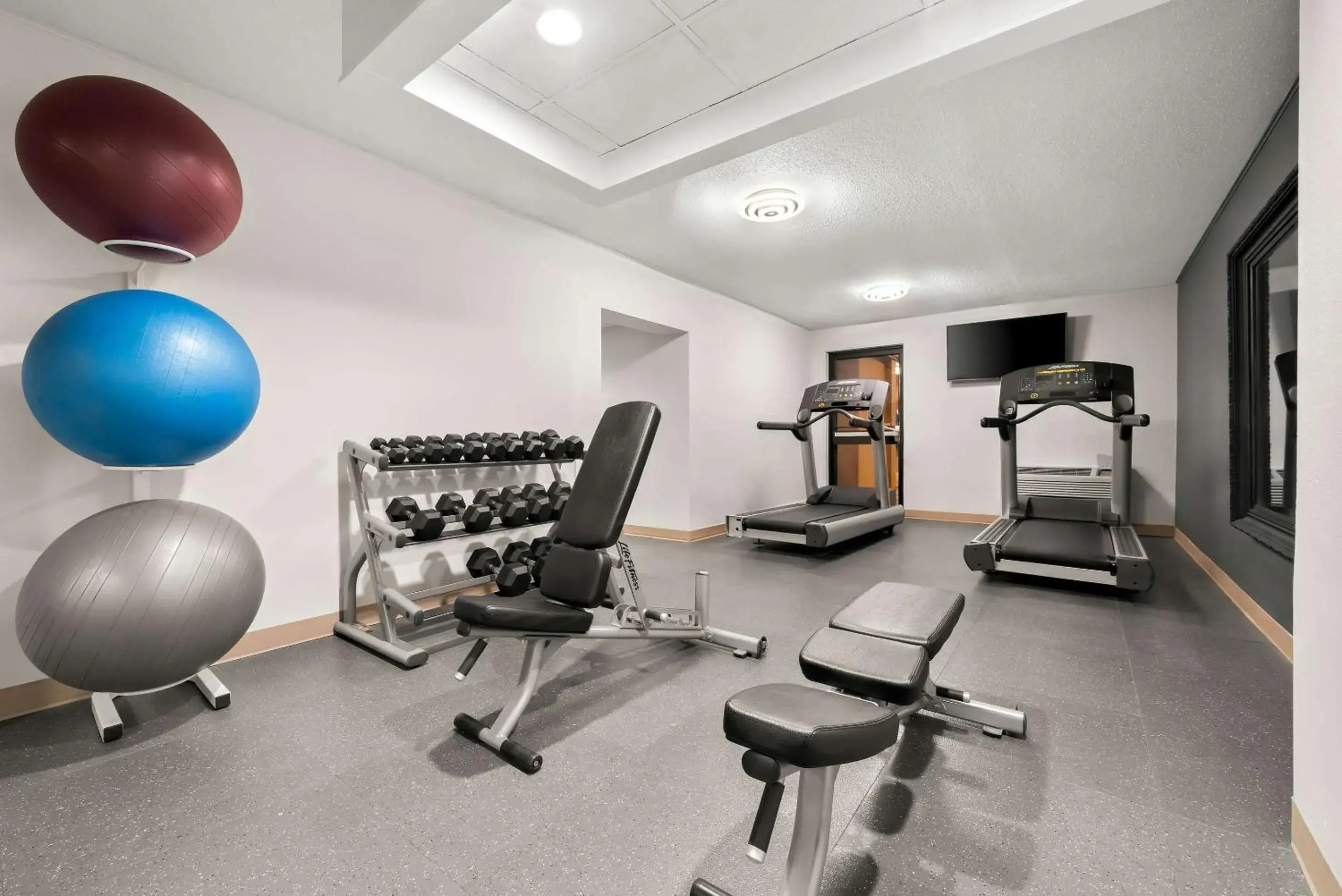 Fitness centre/facilities in Suburban Studios, Kearney Fitness centre/facilities in Suburban Studios, Kearney