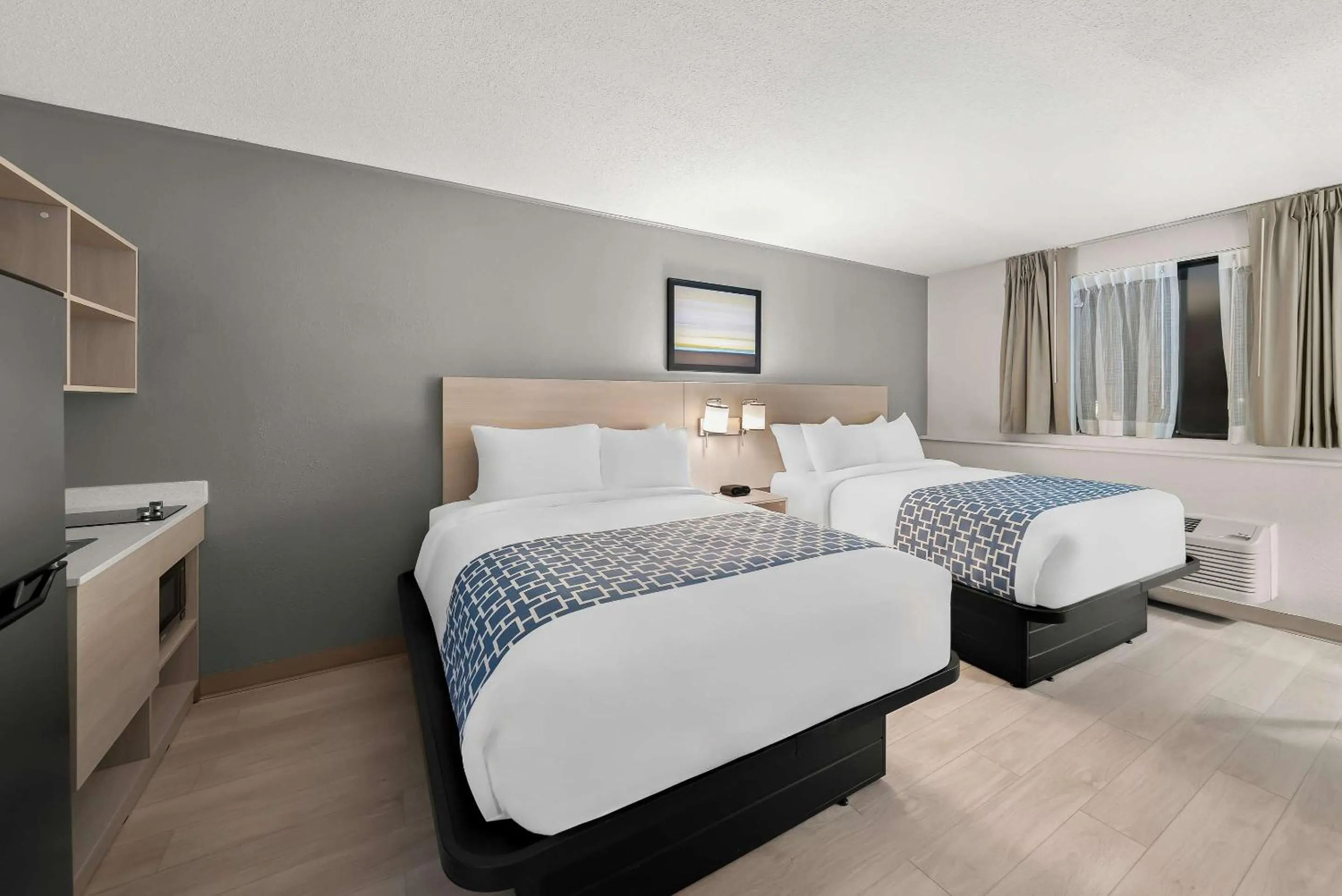 Bedroom, Bed in Suburban Studios, Kearney