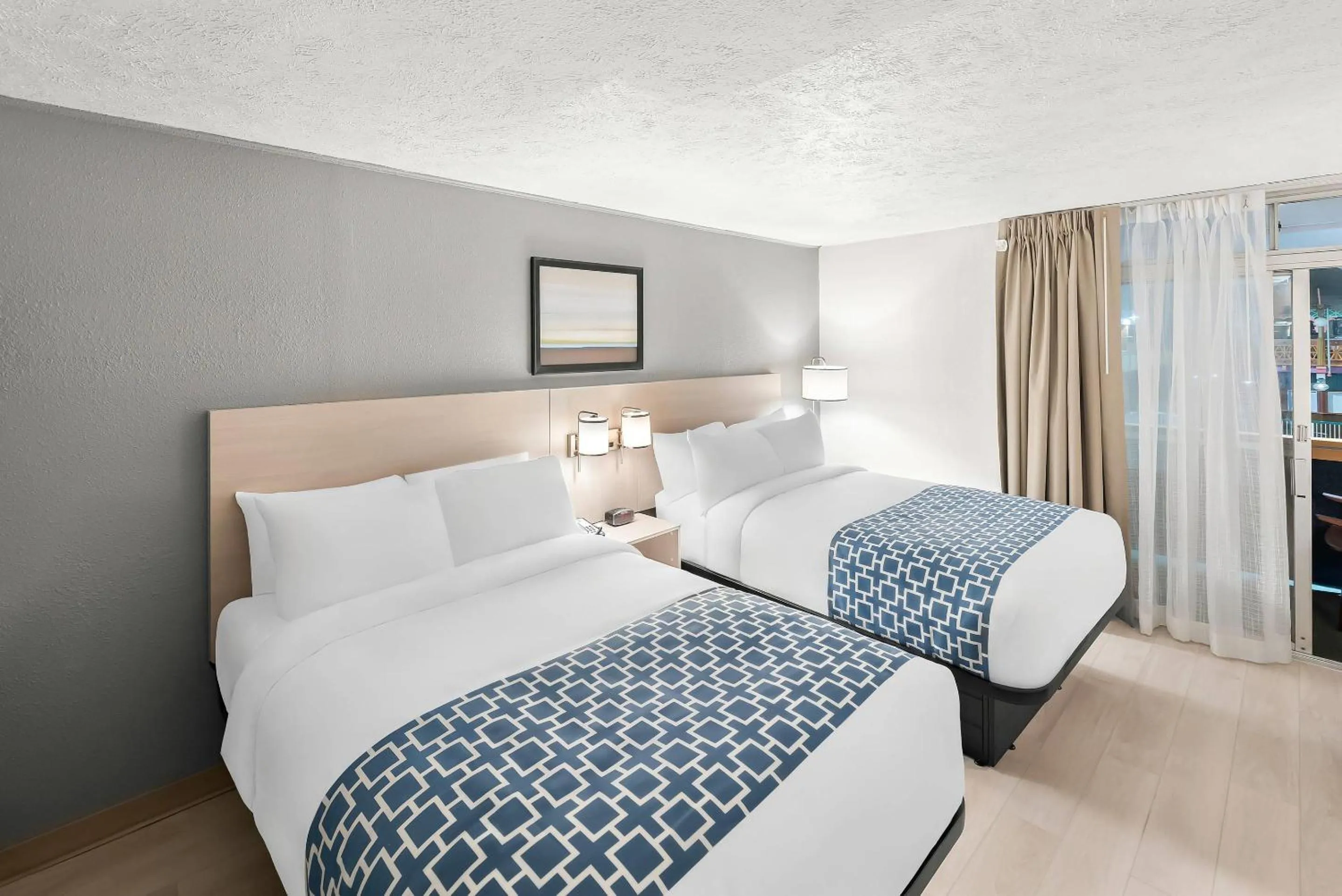 Bedroom, Bed in Suburban Studios, Kearney