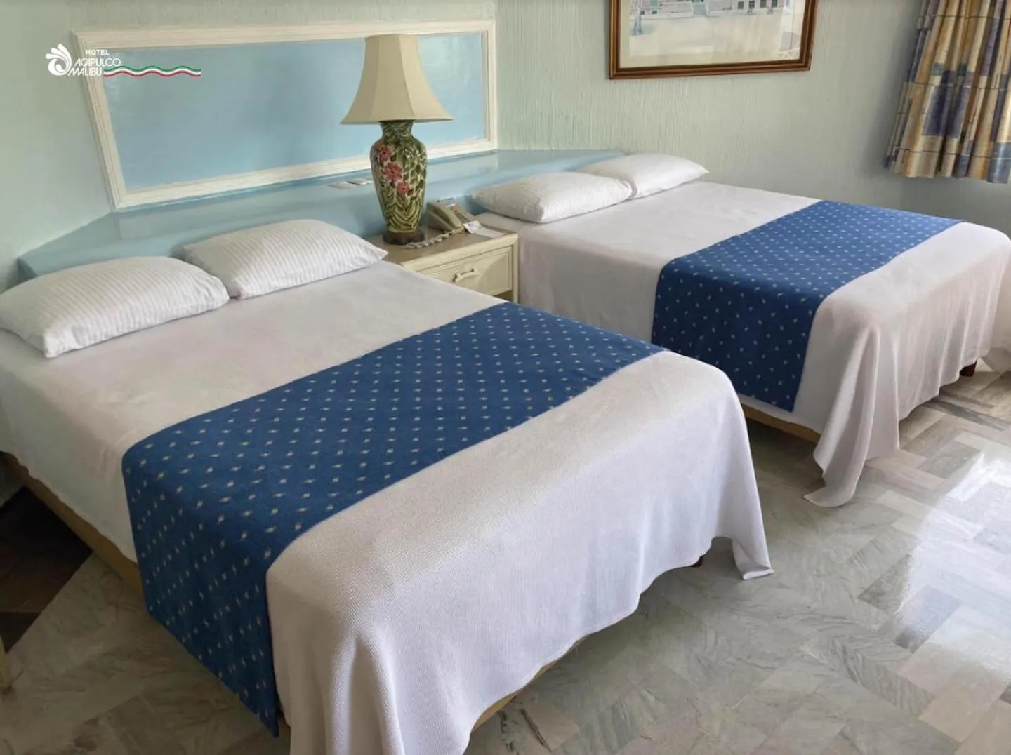 Bed in Hotel Acapulco Malibu