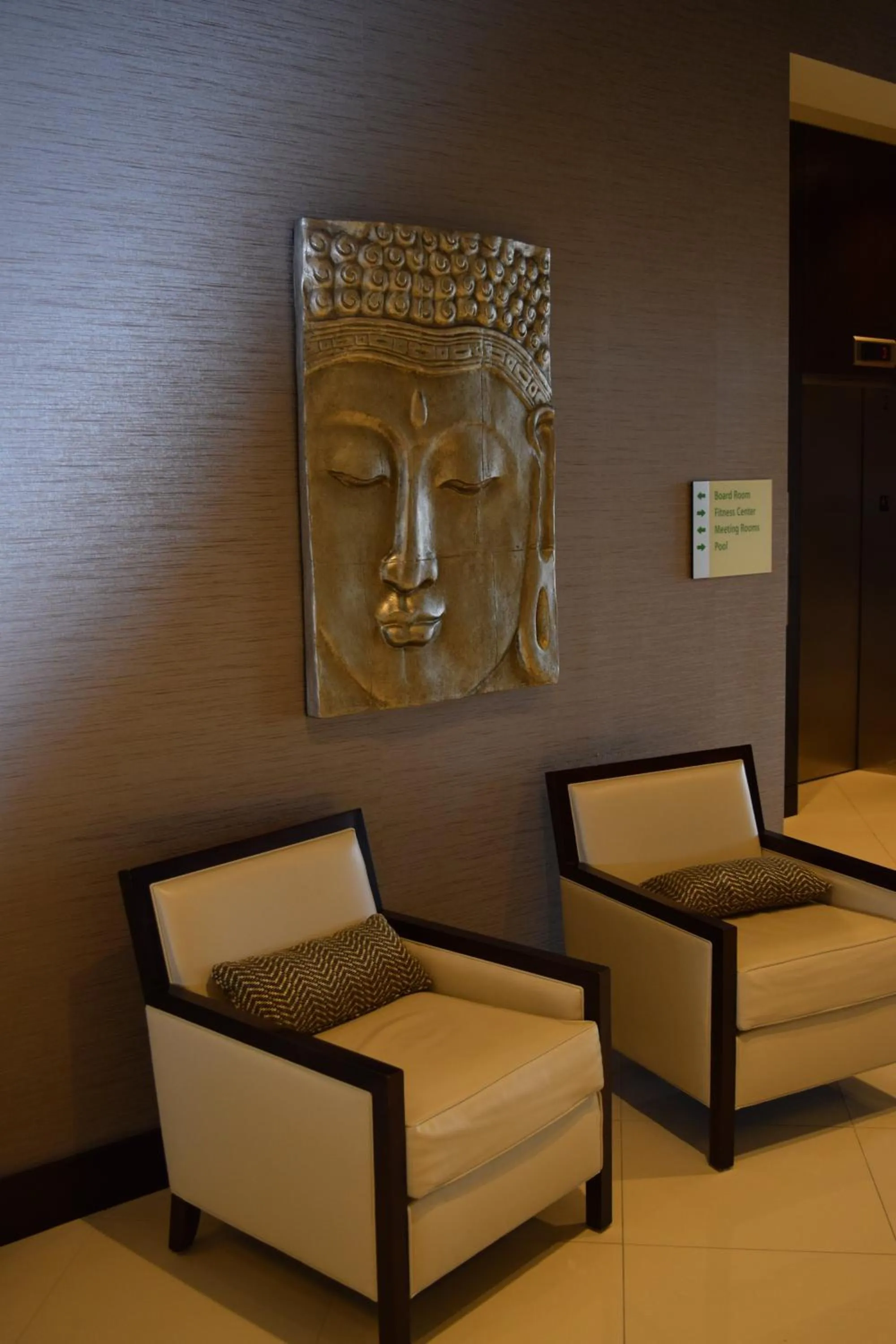 Property building in Holiday Inn and Suites East Peoria by IHG