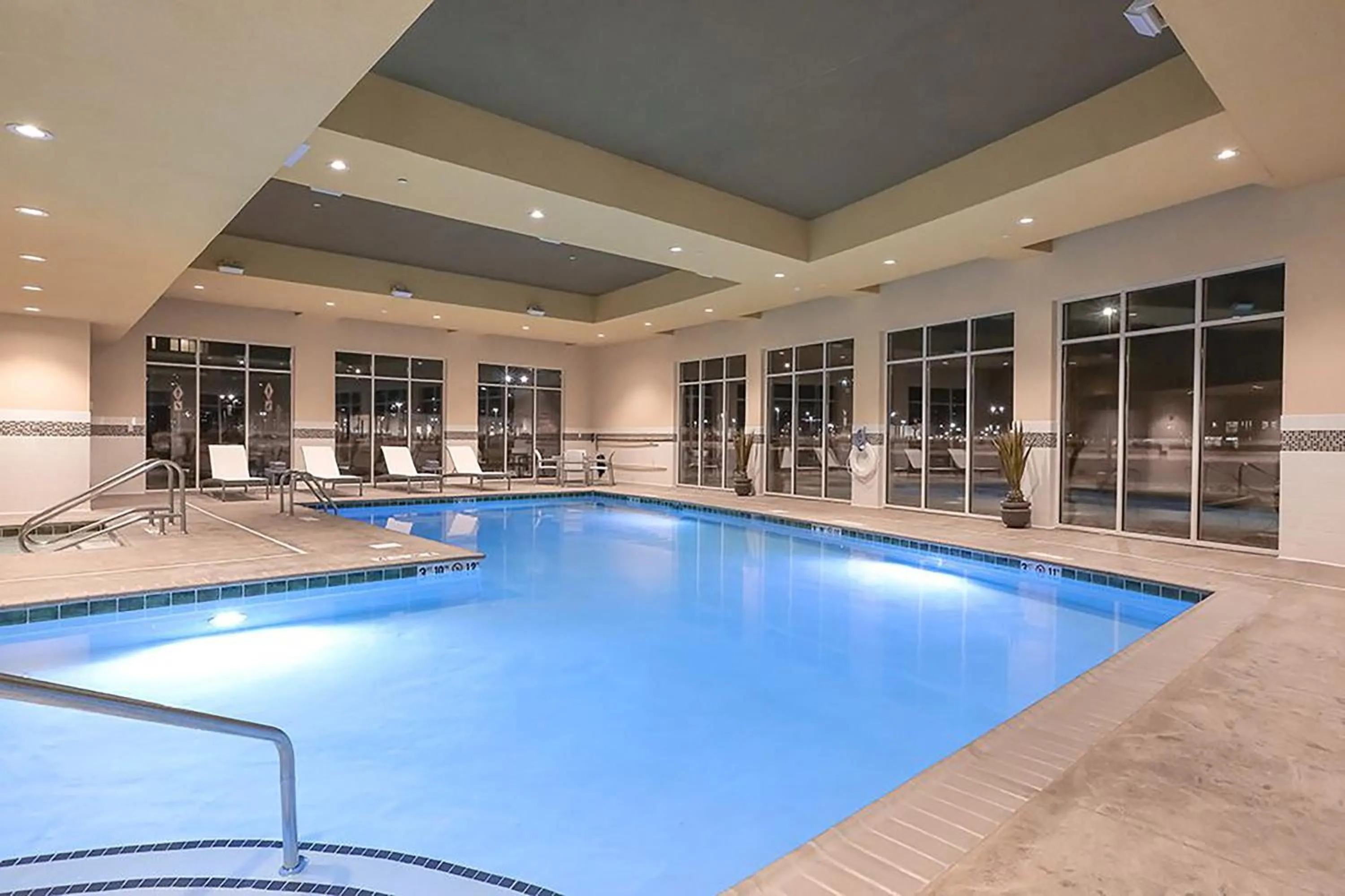Swimming pool in Holiday Inn and Suites East Peoria by IHG