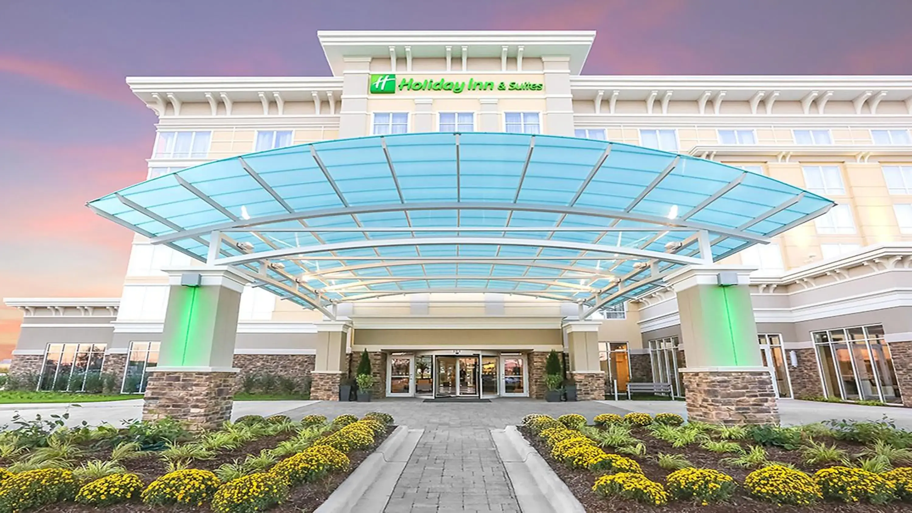 Property building in Holiday Inn and Suites East Peoria by IHG Property building in Holiday Inn and Suites East Peoria by IHG