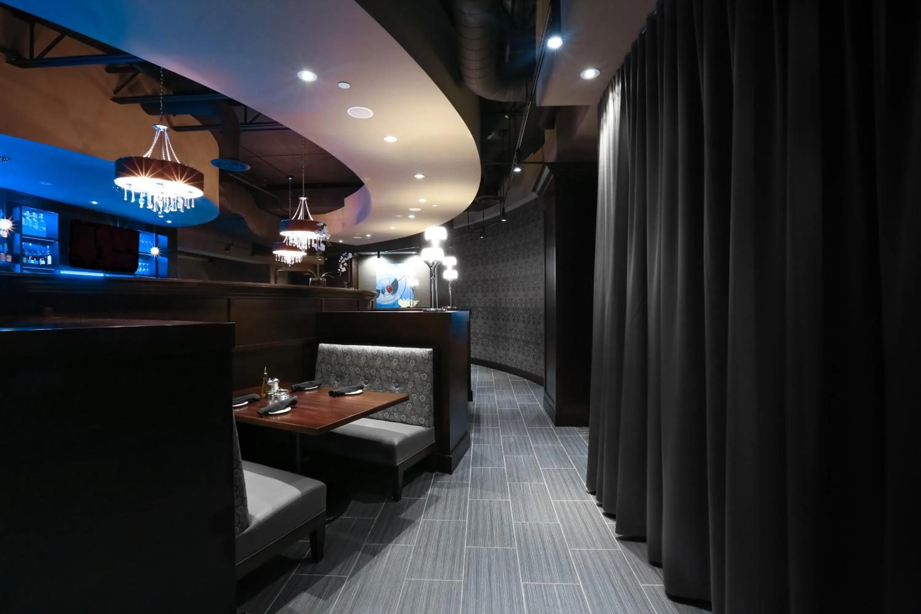 Restaurant/places to eat in Holiday Inn and Suites East Peoria by IHG