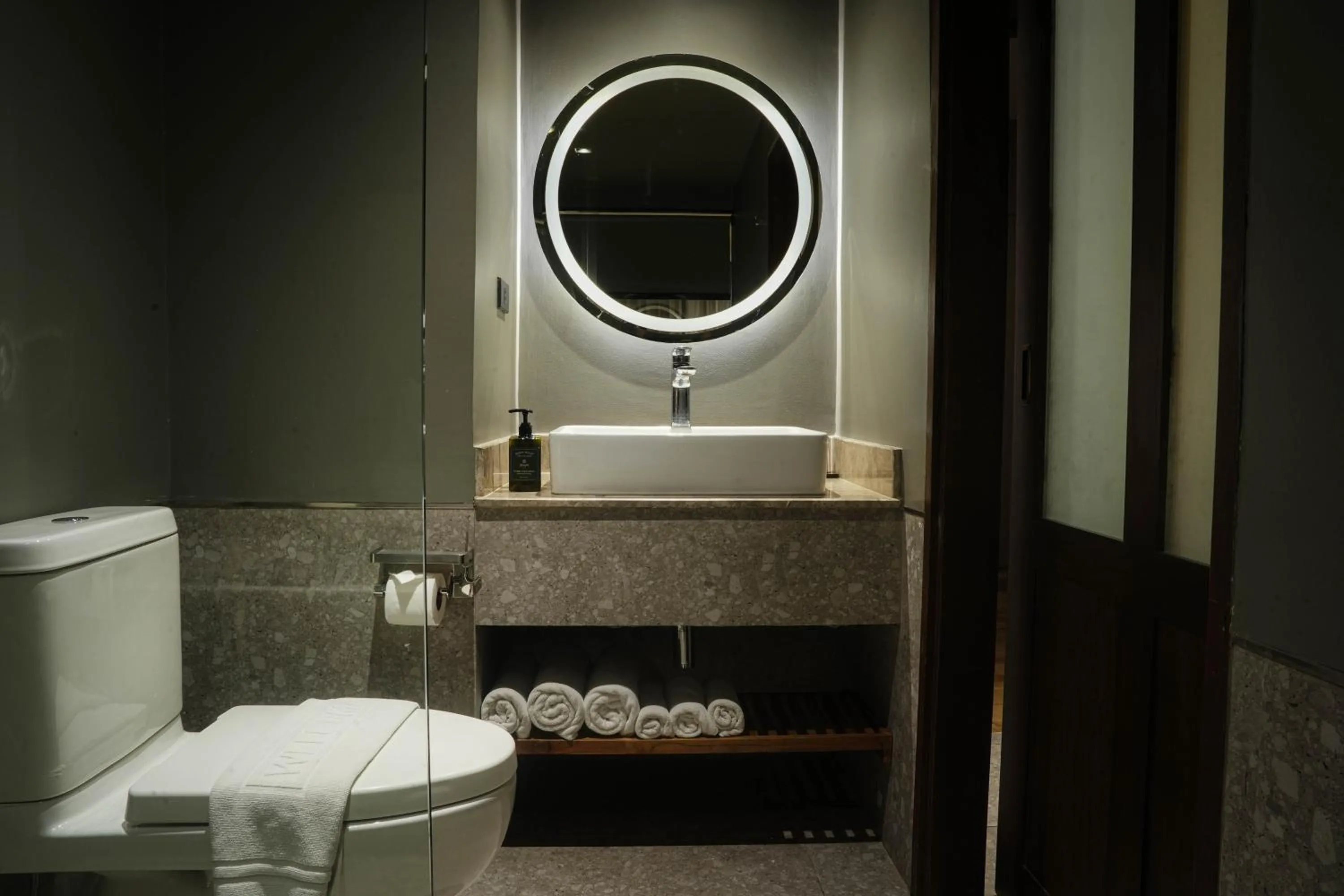 Bathroom in Graph Hotels Bangkok