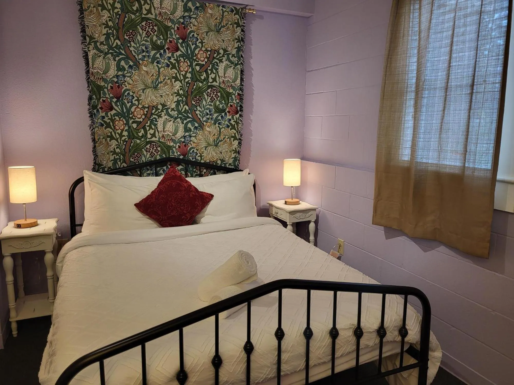 Bedroom, Bed in HI Sacramento Hostel