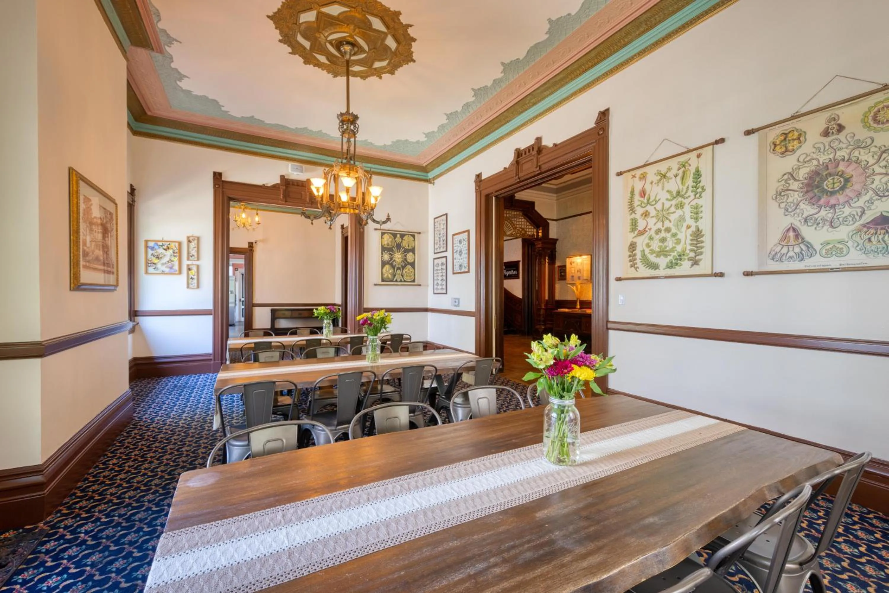 Seating area in HI Sacramento Hostel