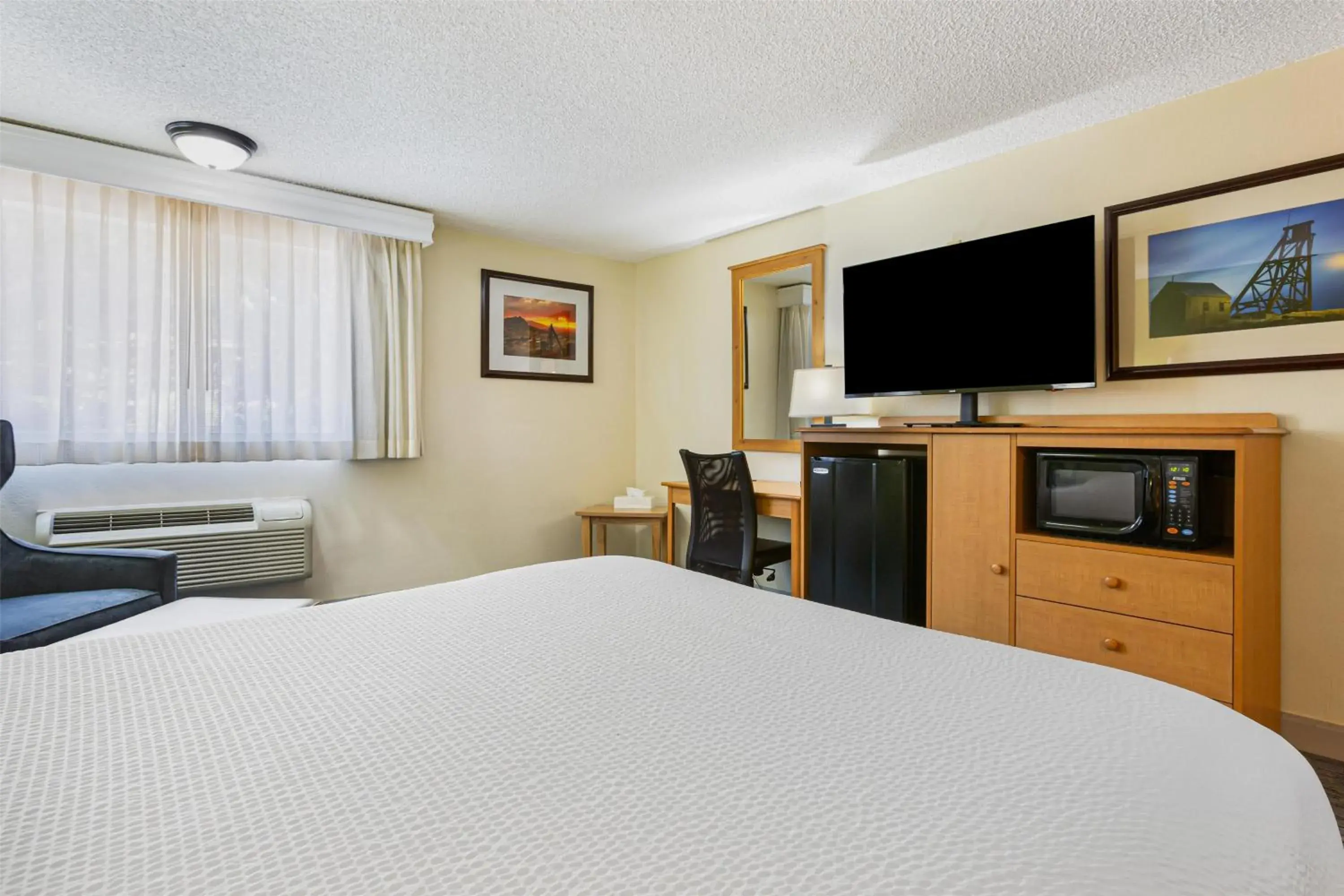 Queen Room - Disability Access - Non Smoking in Best Western Hi-Desert Inn Queen Room - Disability Access - Non Smoking in Best Western Hi-Desert Inn