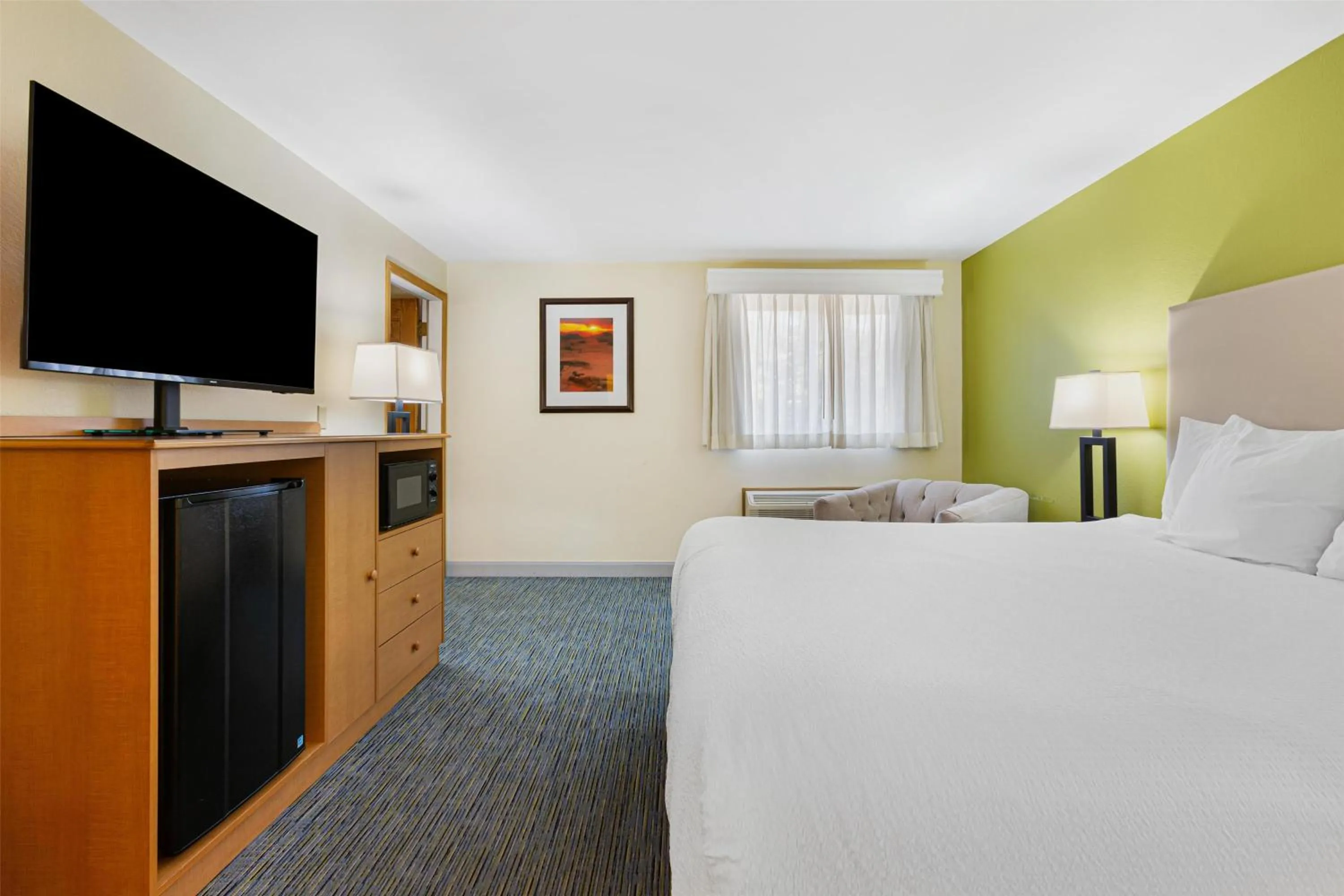 Photo of the whole room, Bed in Best Western Hi-Desert Inn