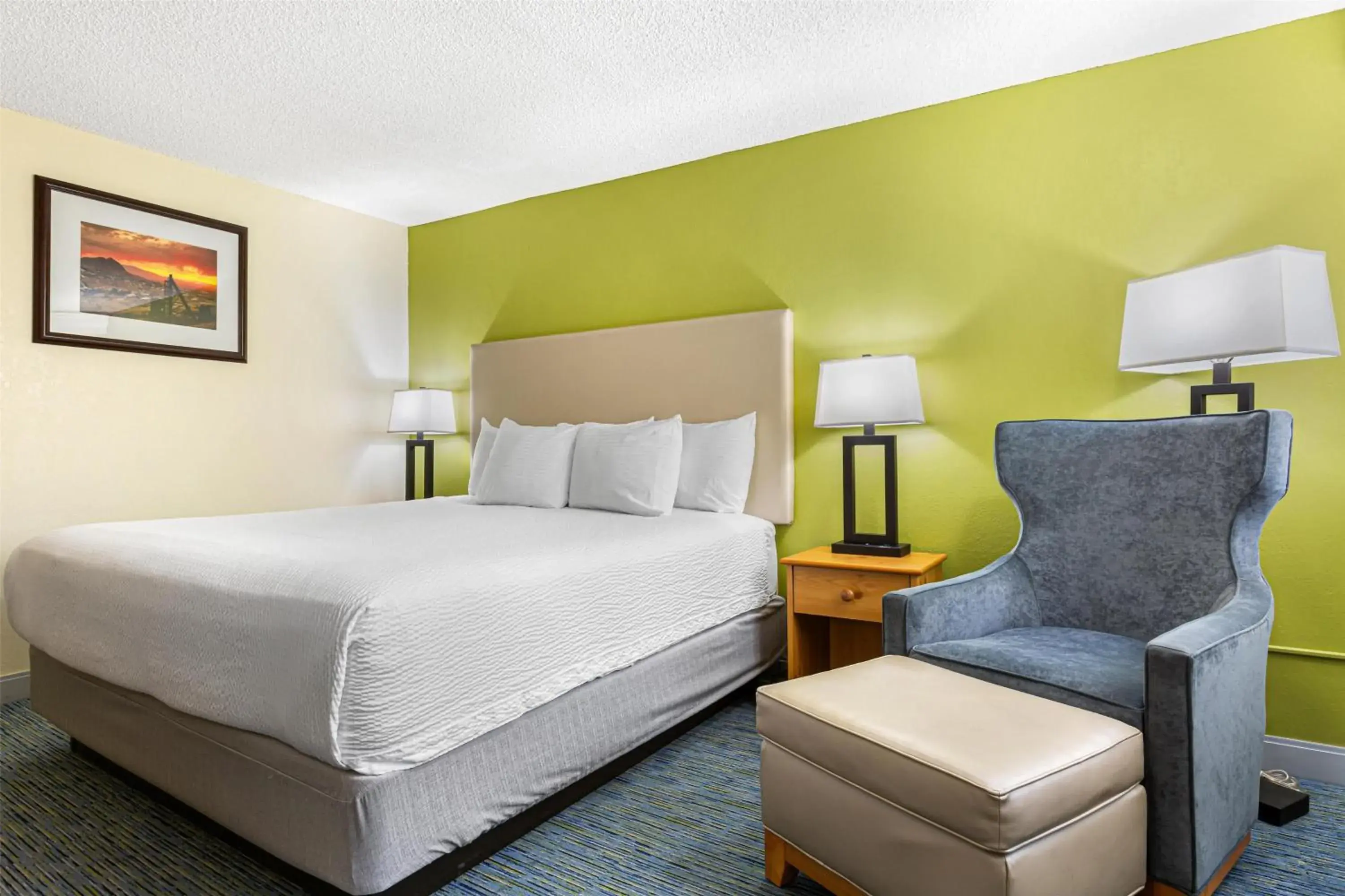 Bedroom, Bed in Best Western Hi-Desert Inn Bedroom, Bed in Best Western Hi-Desert Inn