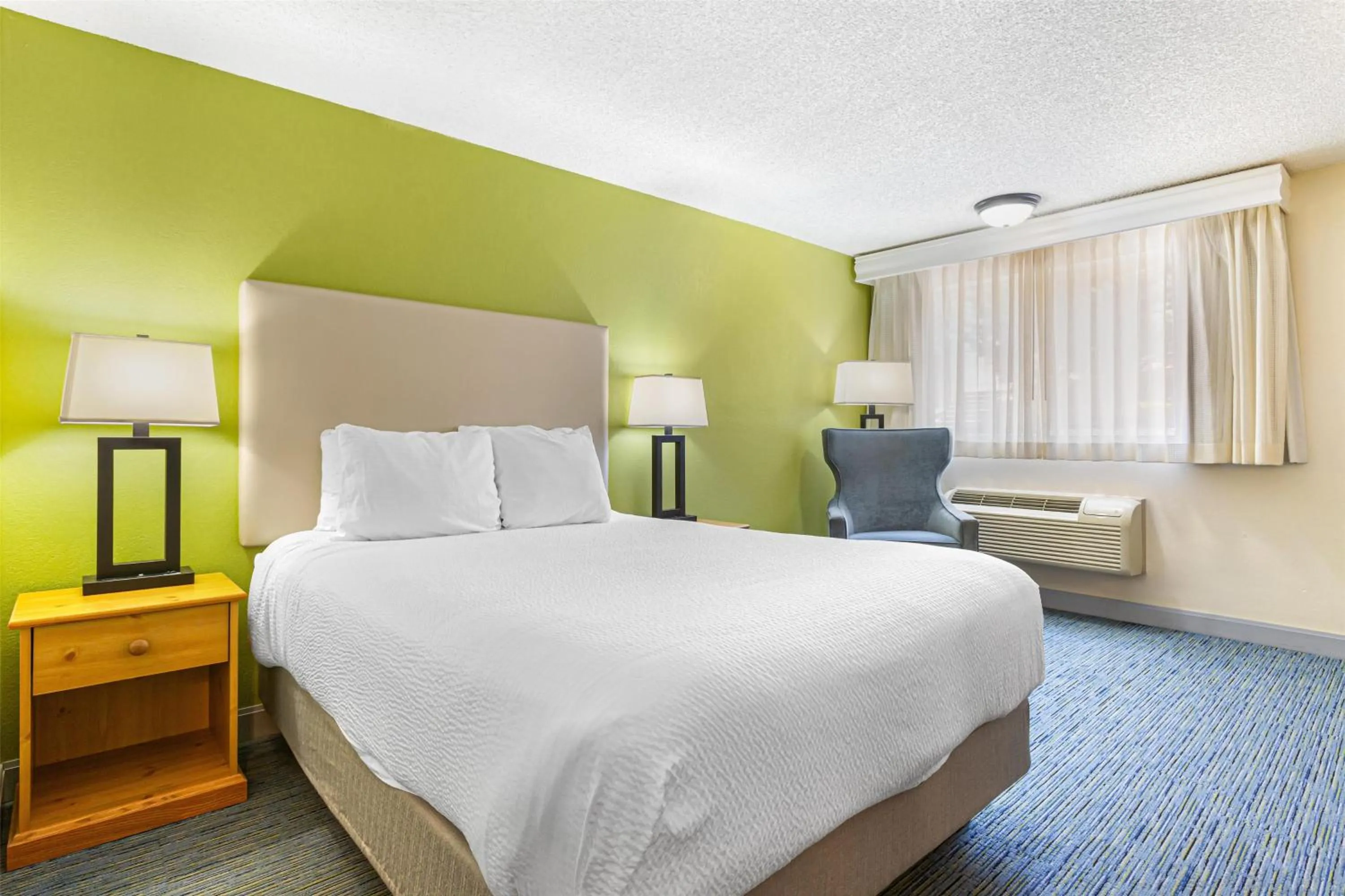 Bedroom, Bed in Best Western Hi-Desert Inn