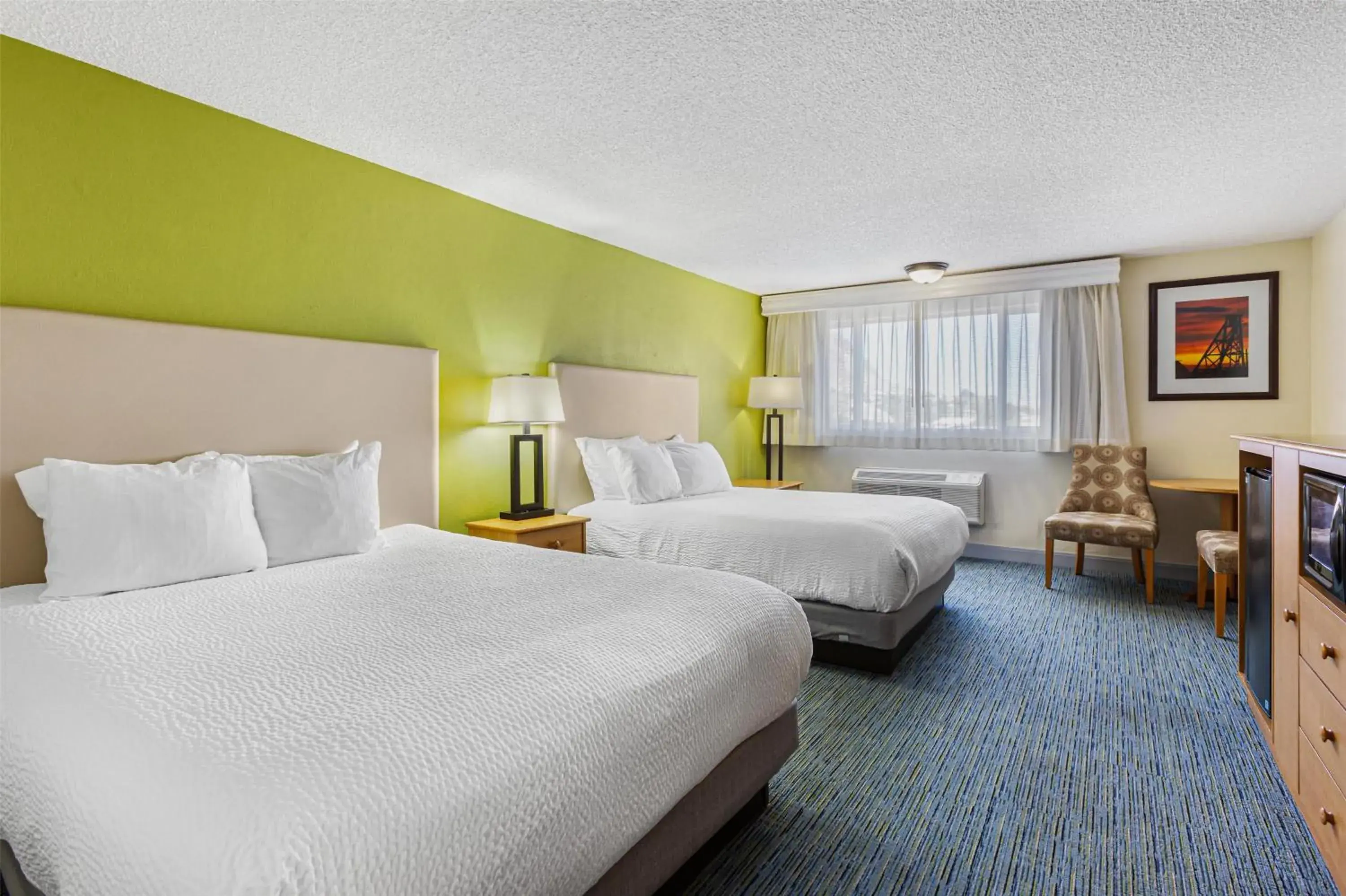 Queen Room with Two Queen Beds with Roll-in Shower - Non-smoking in Best Western Hi-Desert Inn Queen Room with Two Queen Beds with Roll-in Shower - Non-smoking in Best Western Hi-Desert Inn