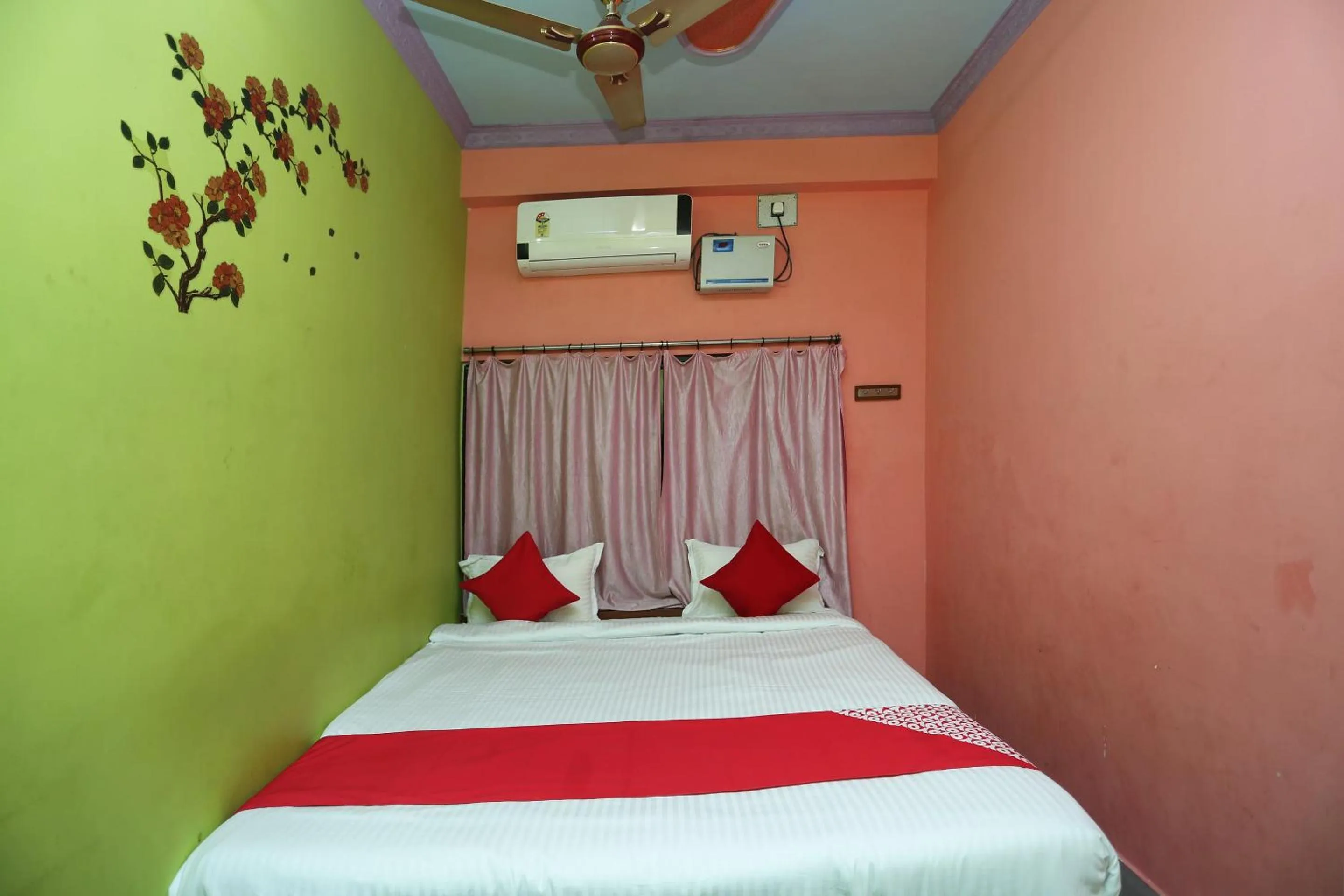 Bedroom, Bed in Hotel O Sanjog