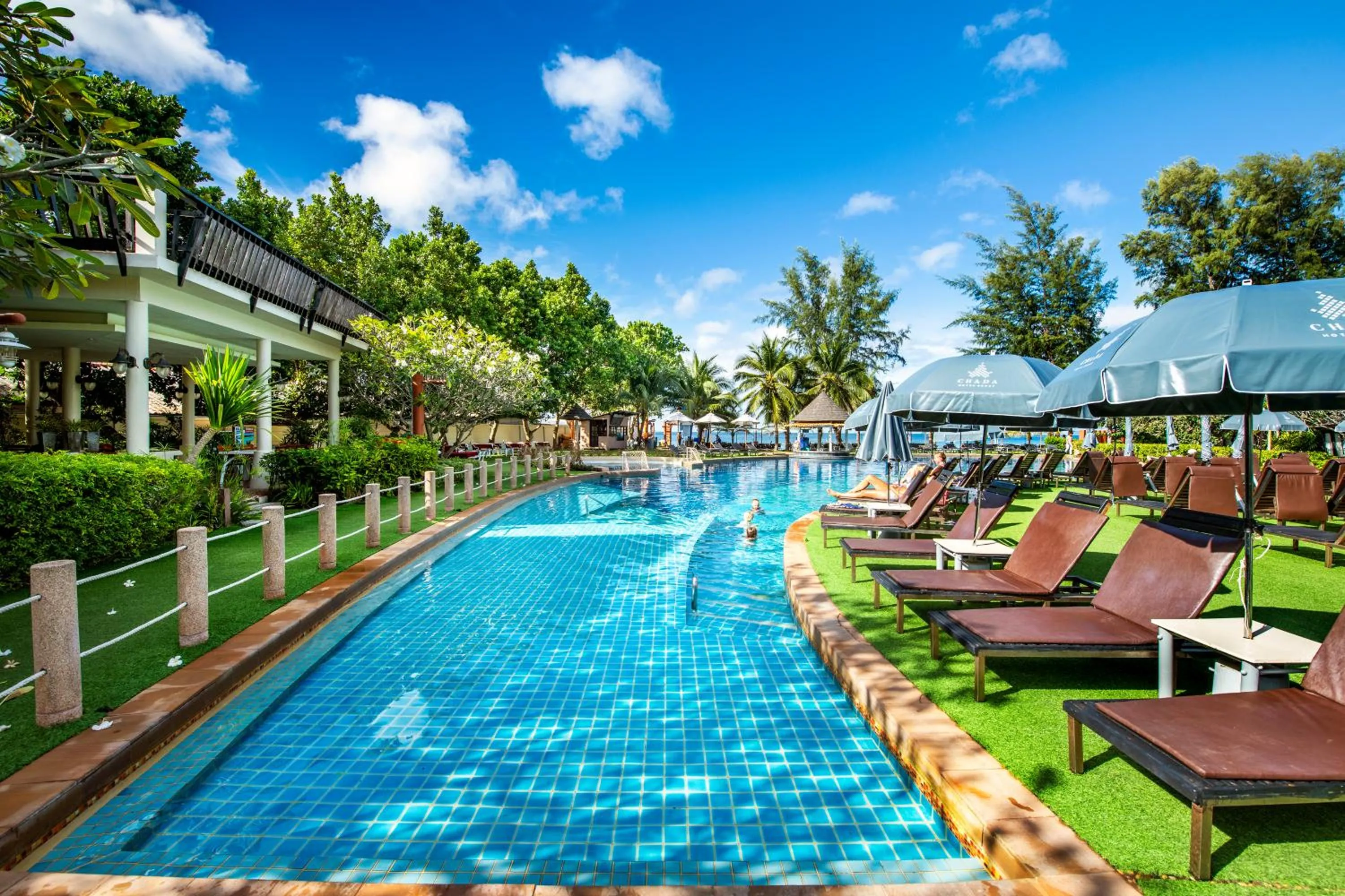 Swimming pool in Chada Lanta Beach Resort
