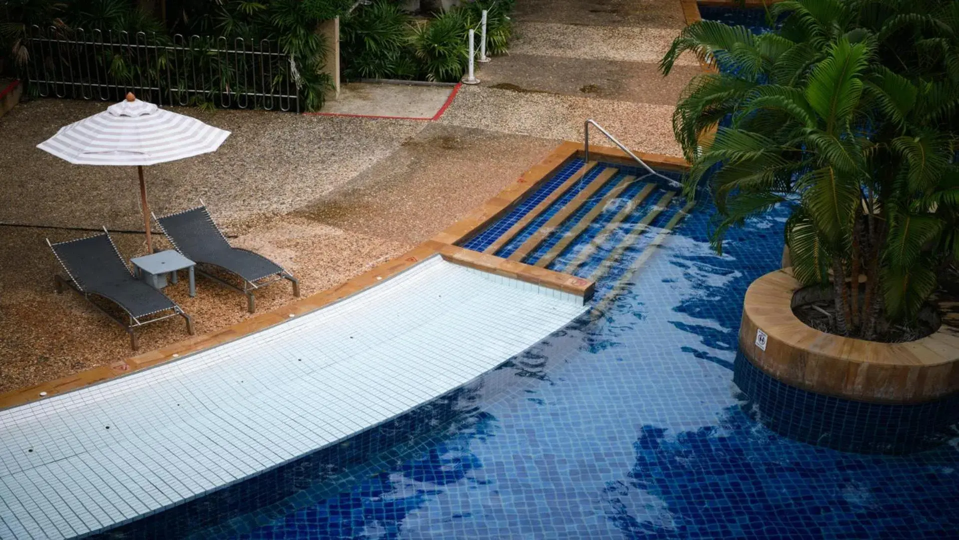 Pool view in Chada Lanta Beach Resort - SHA Extra Plus Pool view in Chada Lanta Beach Resort - SHA Extra Plus