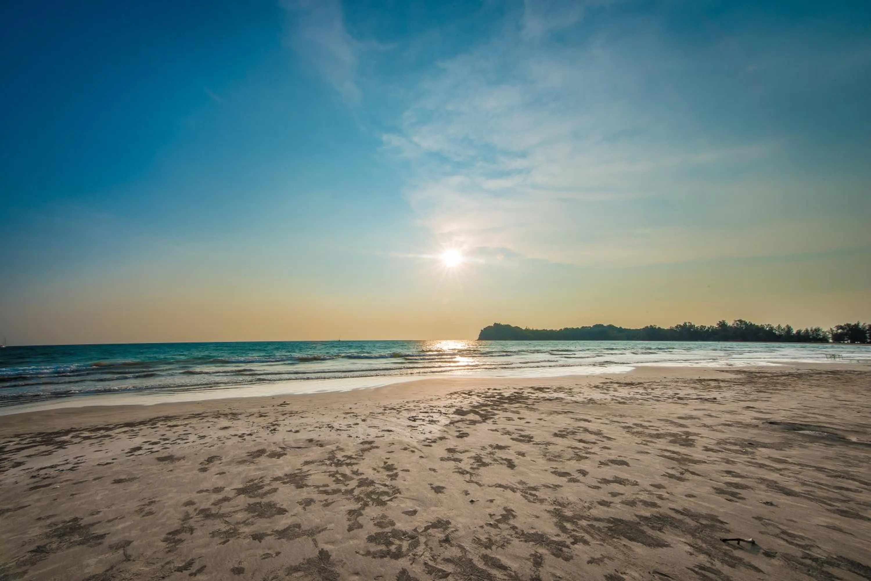 Beach in Chada Lanta Beach Resort