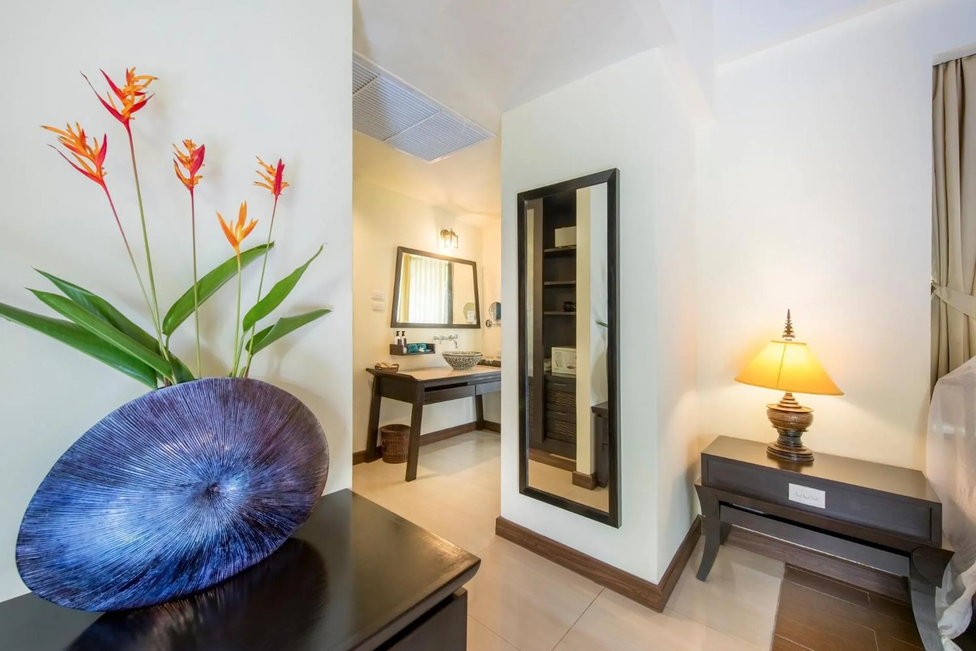 Bedroom, Bed in Chada Lanta Beach Resort