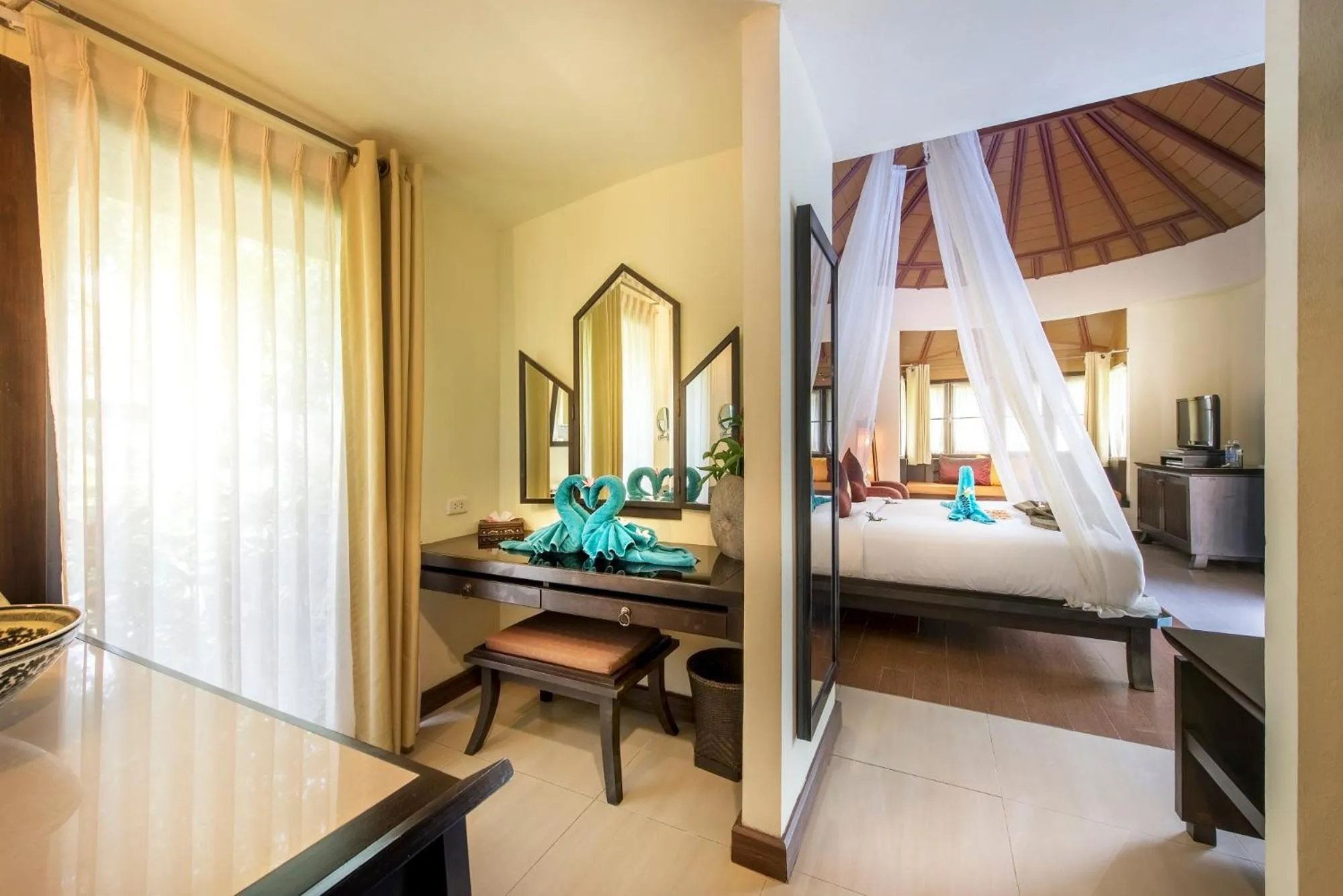 Bedroom, Bed in Chada Lanta Beach Resort