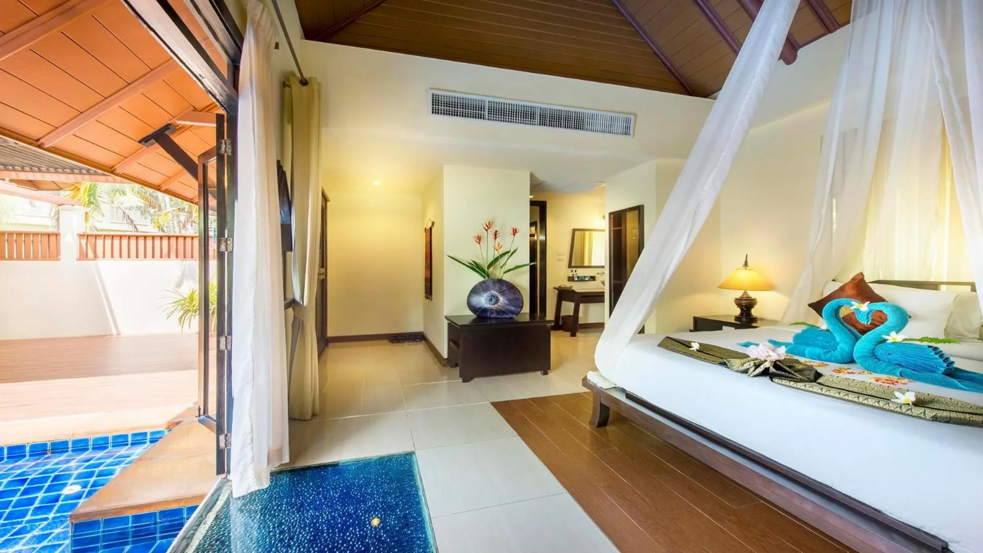 Bedroom, Bed in Chada Lanta Beach Resort