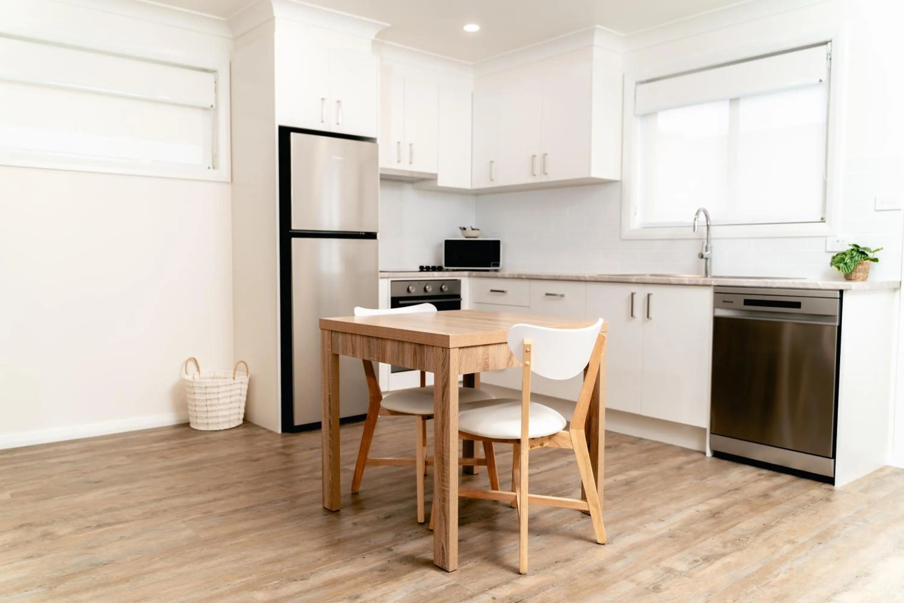 Dining area in Zig Zag Motel & Apartments