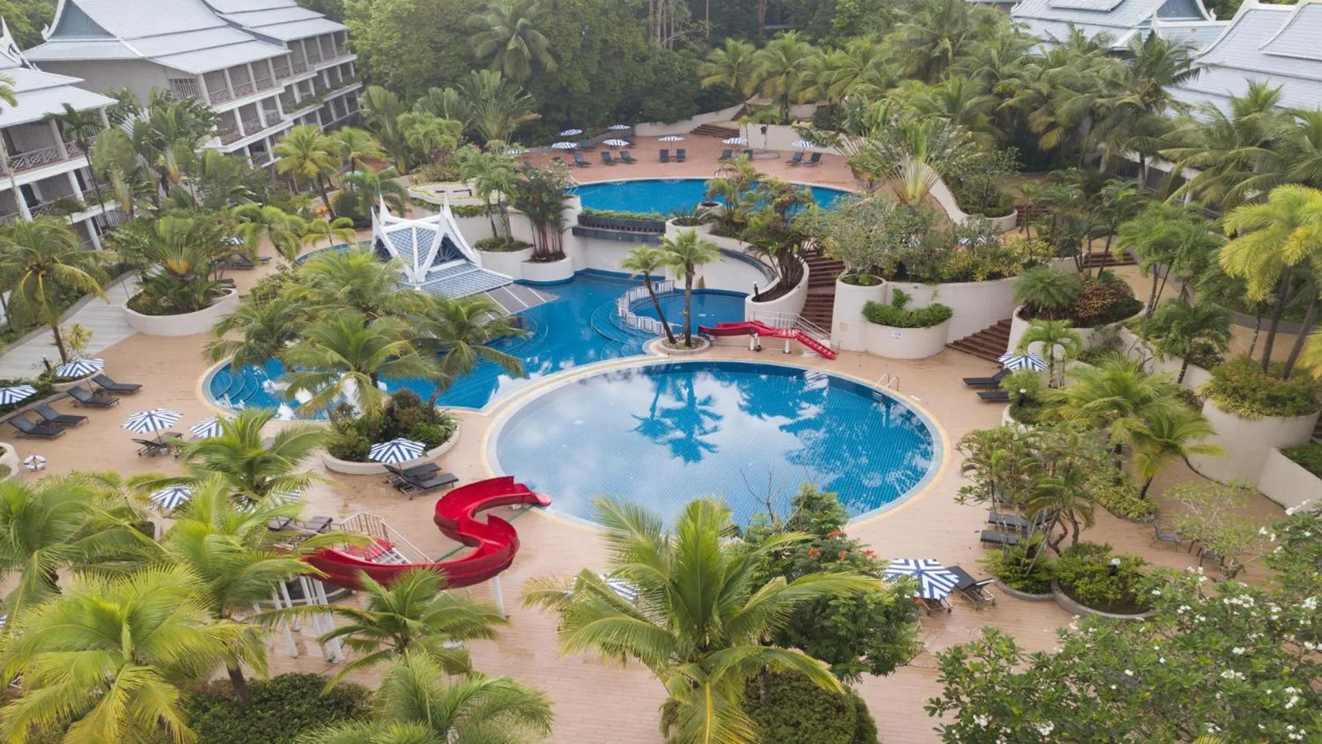 Swimming pool in Chada Thai Village