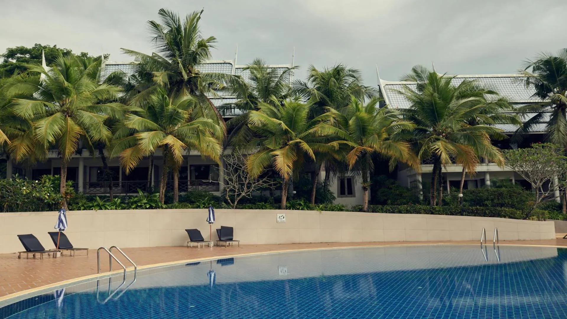 Pool view in Chada Thai Village