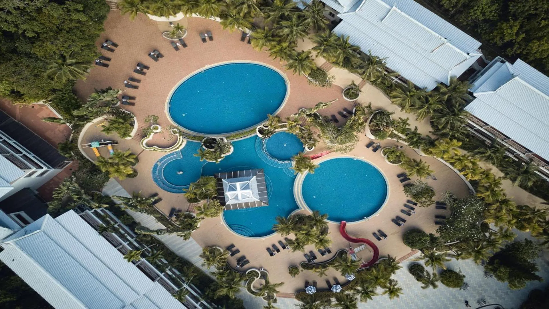 Swimming pool in Chada Thai Village