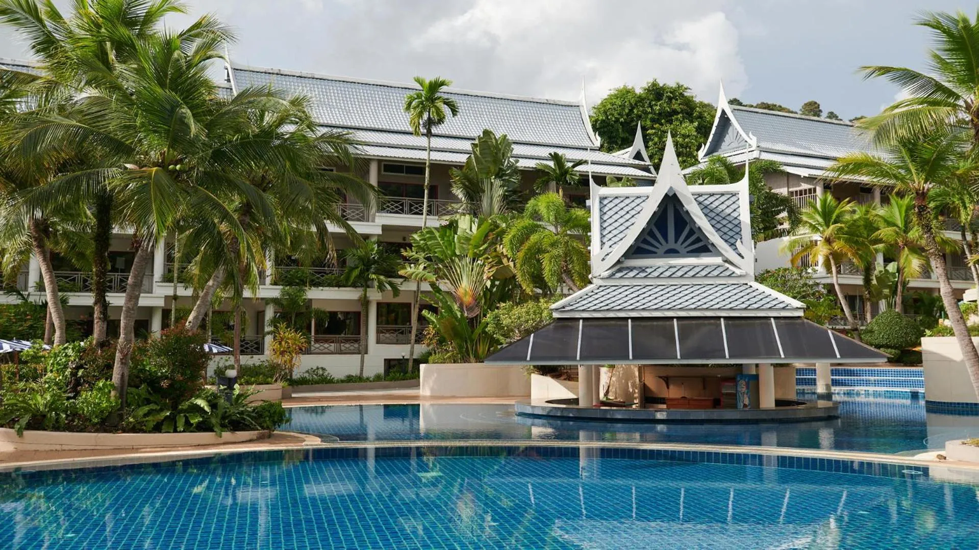 Swimming pool in Chada Thai Village