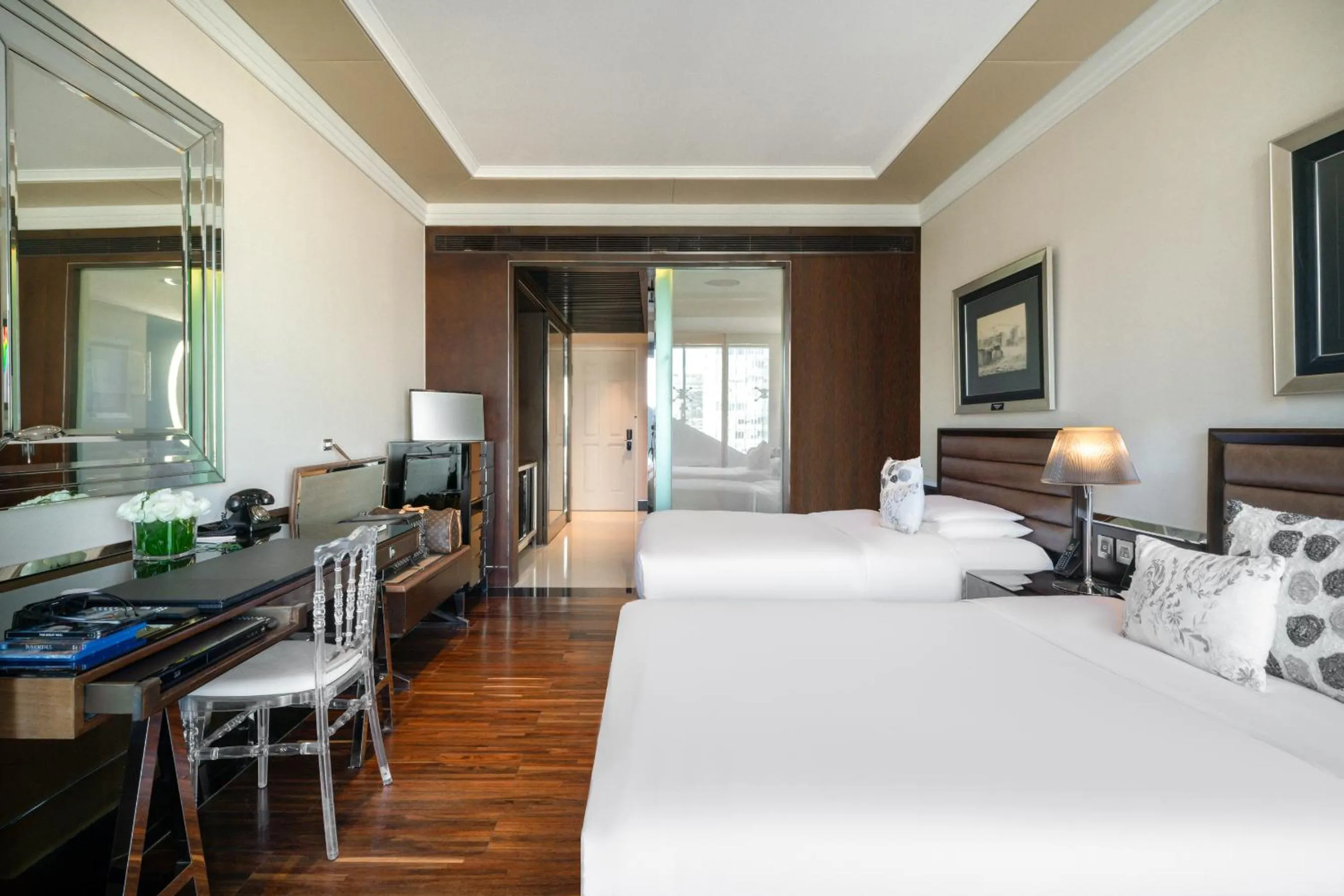 Bedroom, Bed in Hotel Éclat Beijing